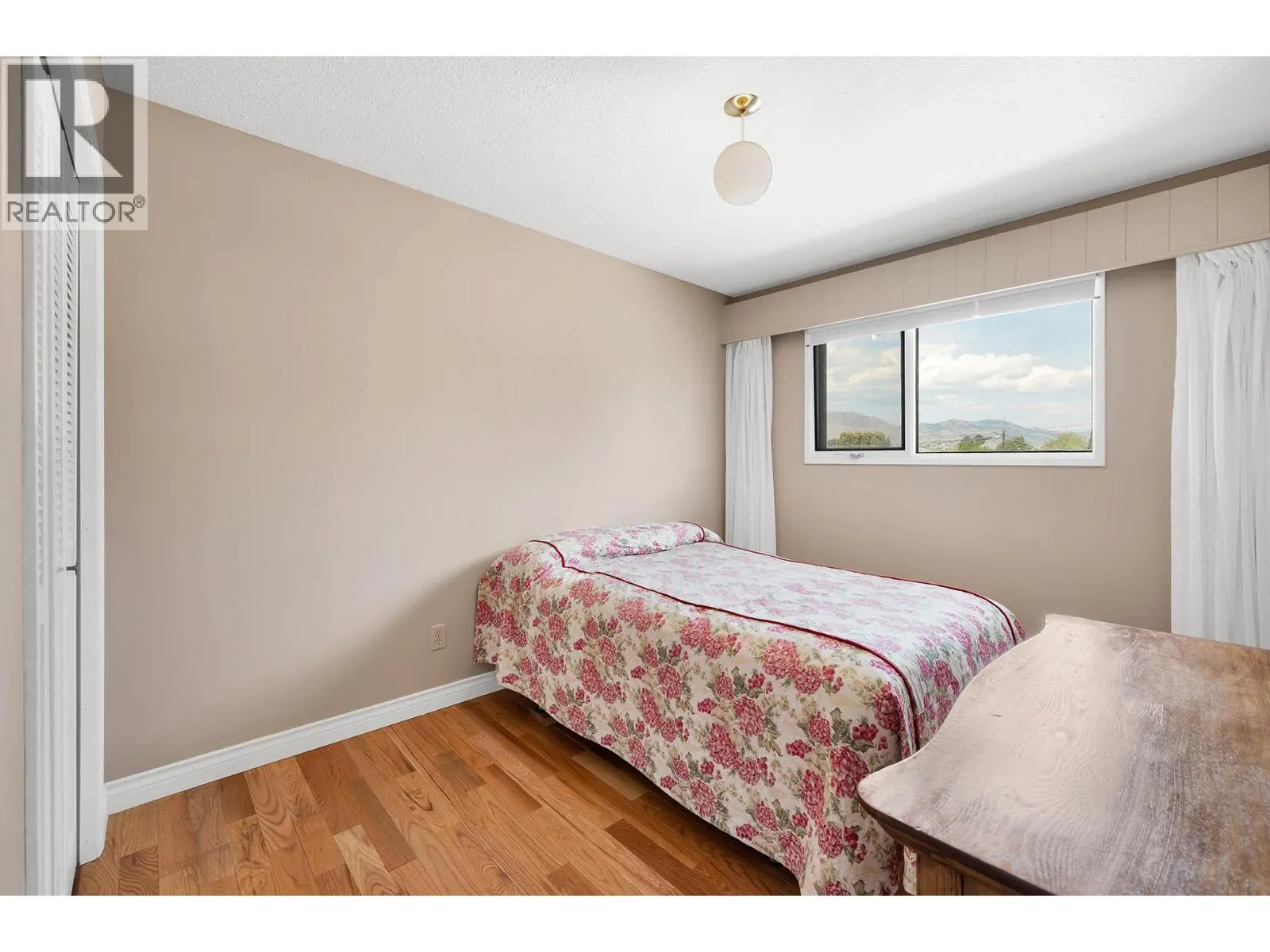 321 WALNUT Avenue