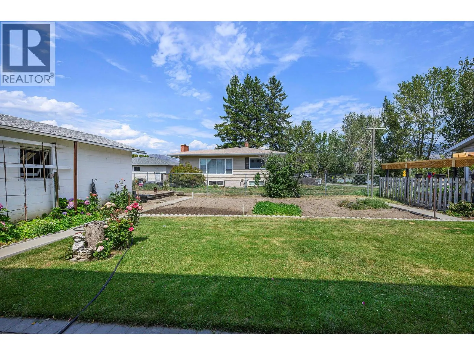 321 WALNUT Avenue