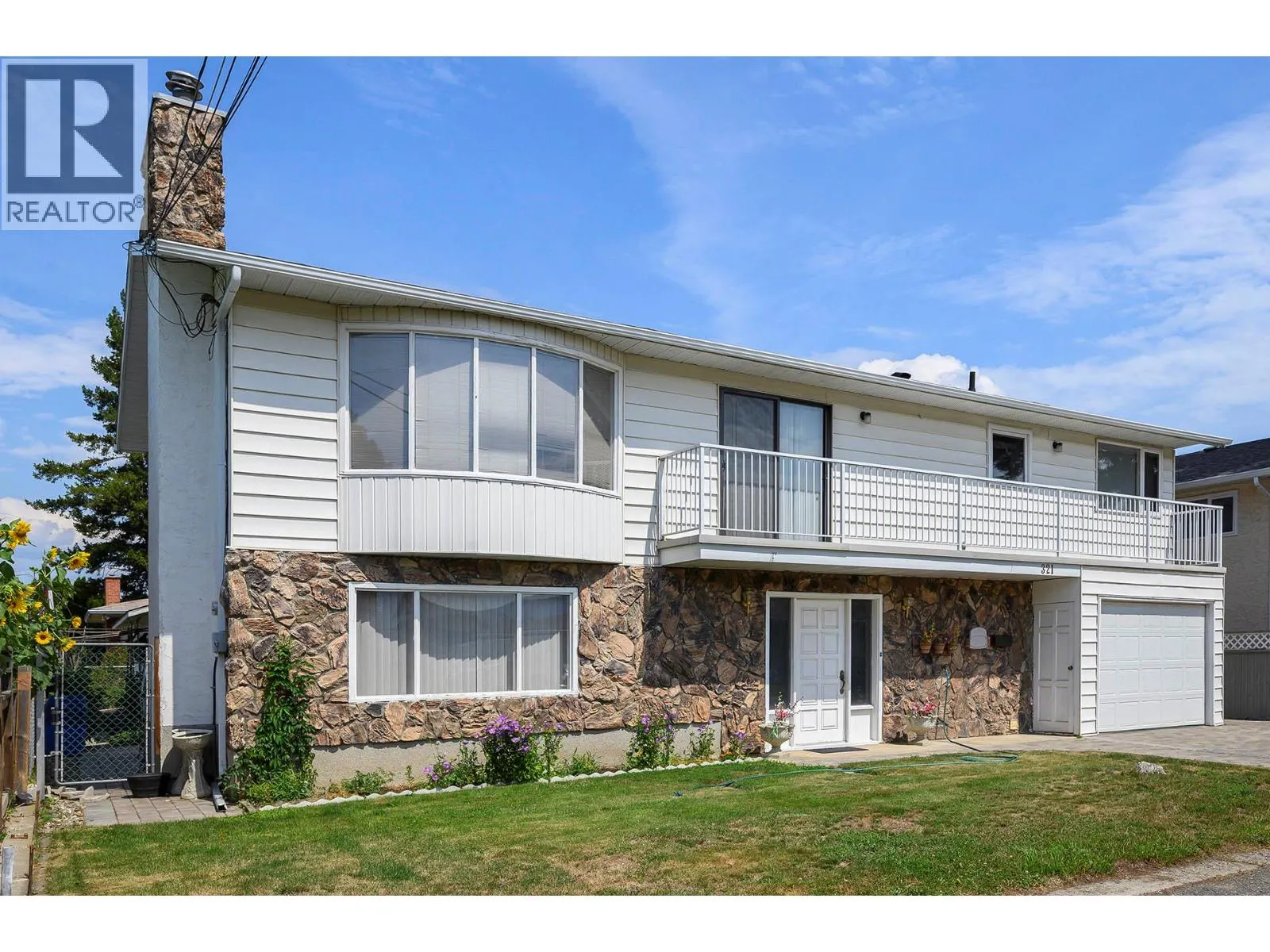 321 WALNUT Avenue