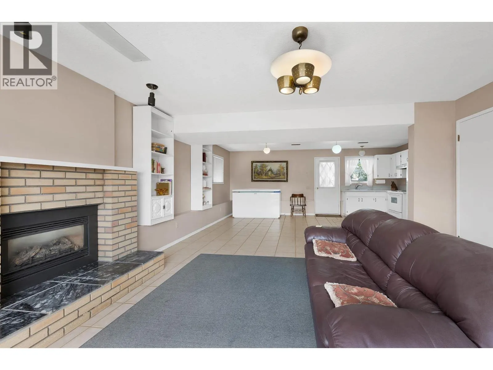 321 WALNUT Avenue