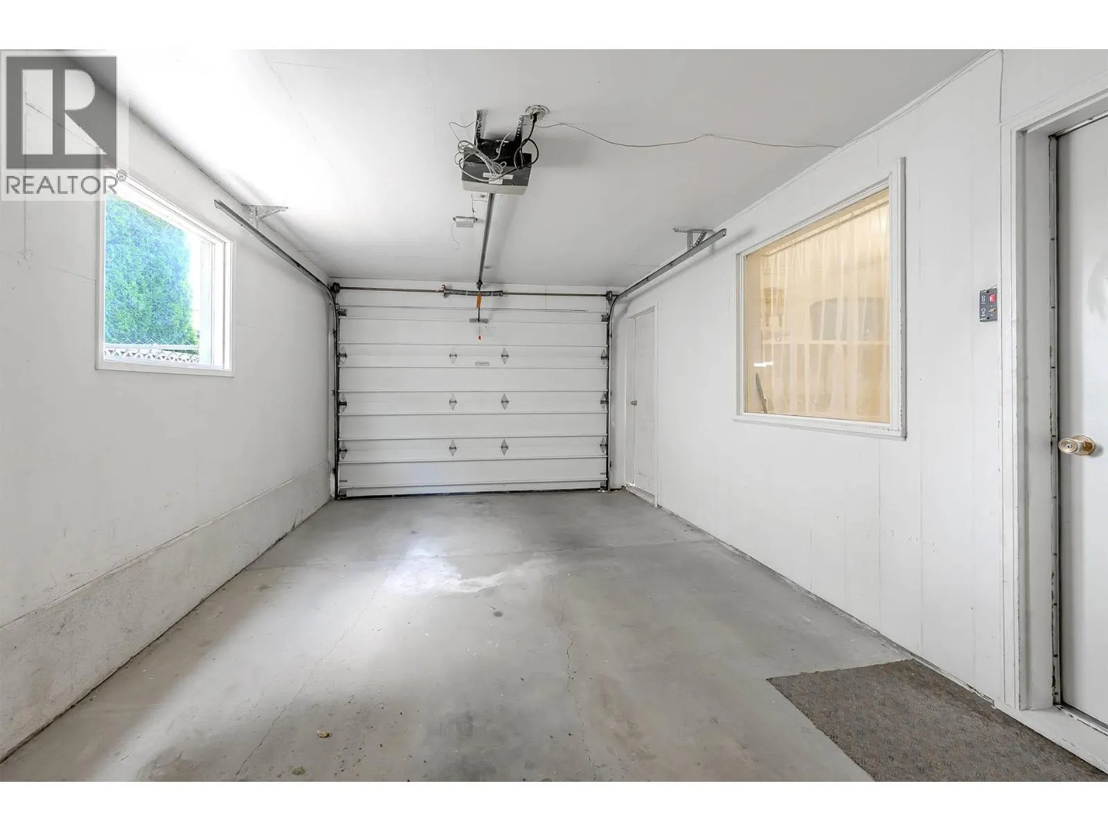 321 WALNUT Avenue