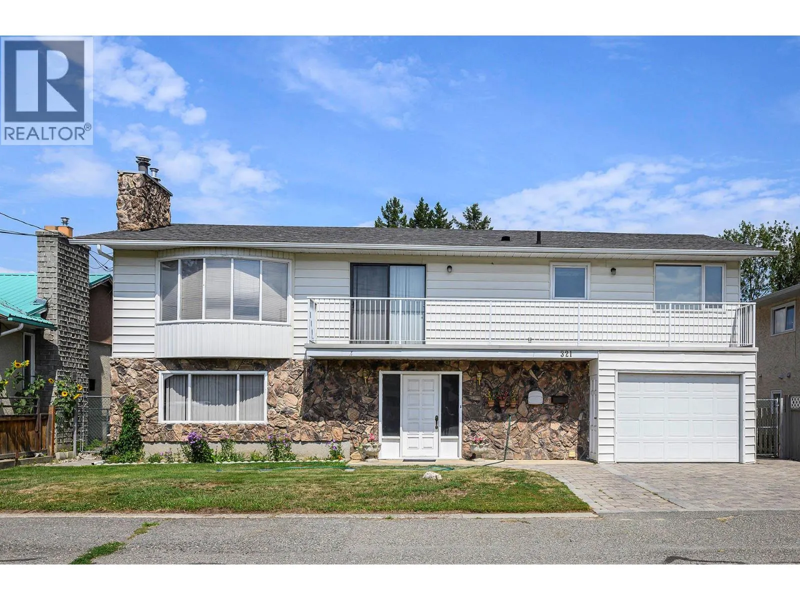 321 WALNUT Avenue