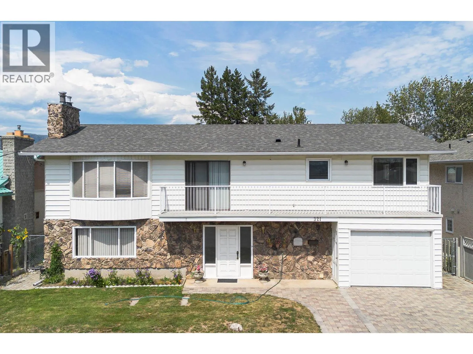 321 WALNUT Avenue
