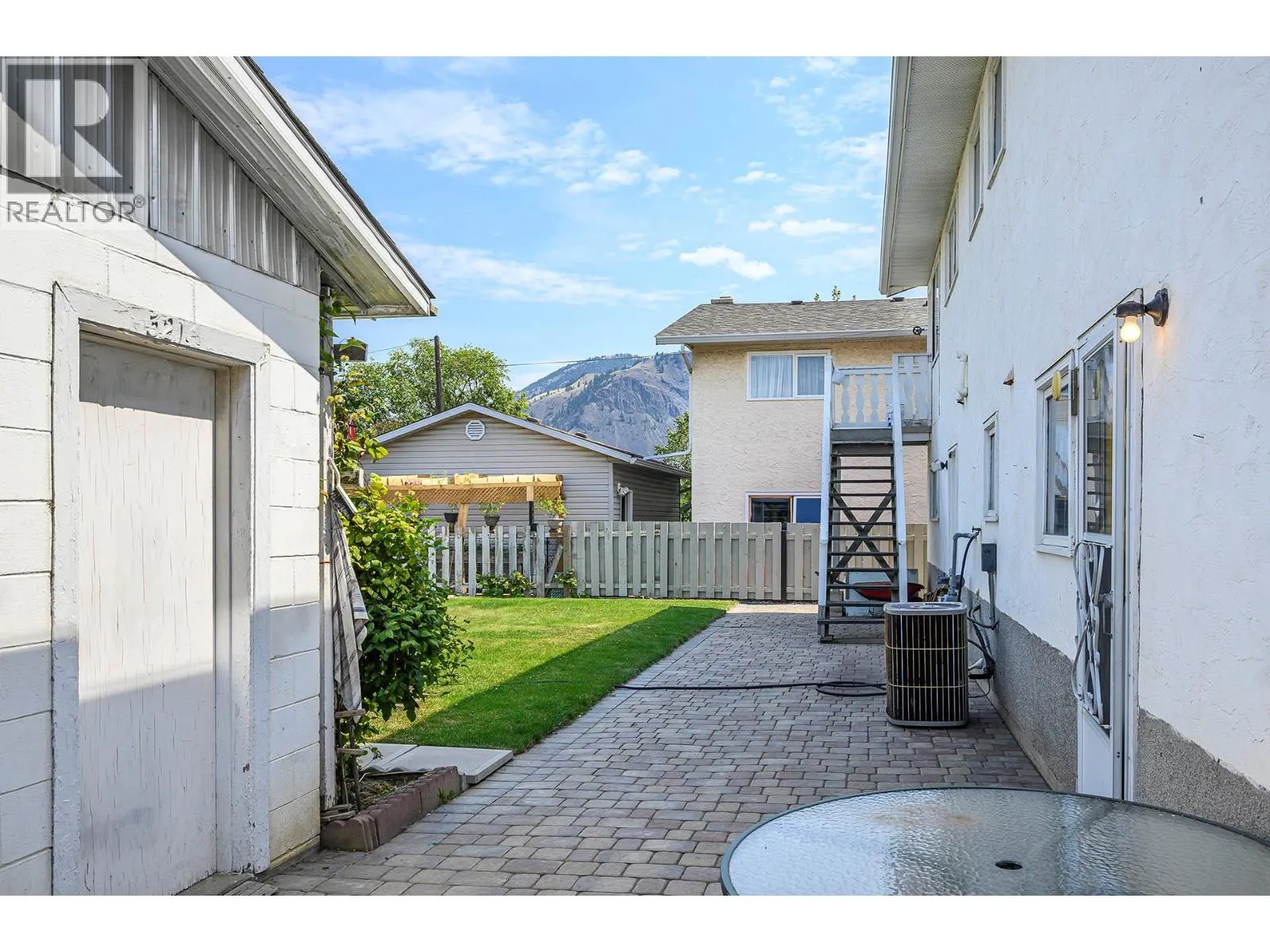 321 WALNUT Avenue