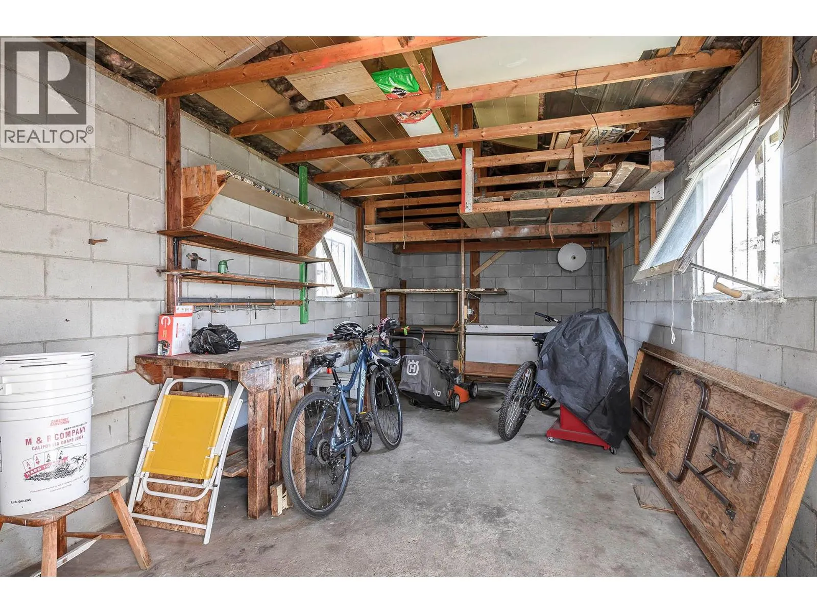 321 WALNUT Avenue