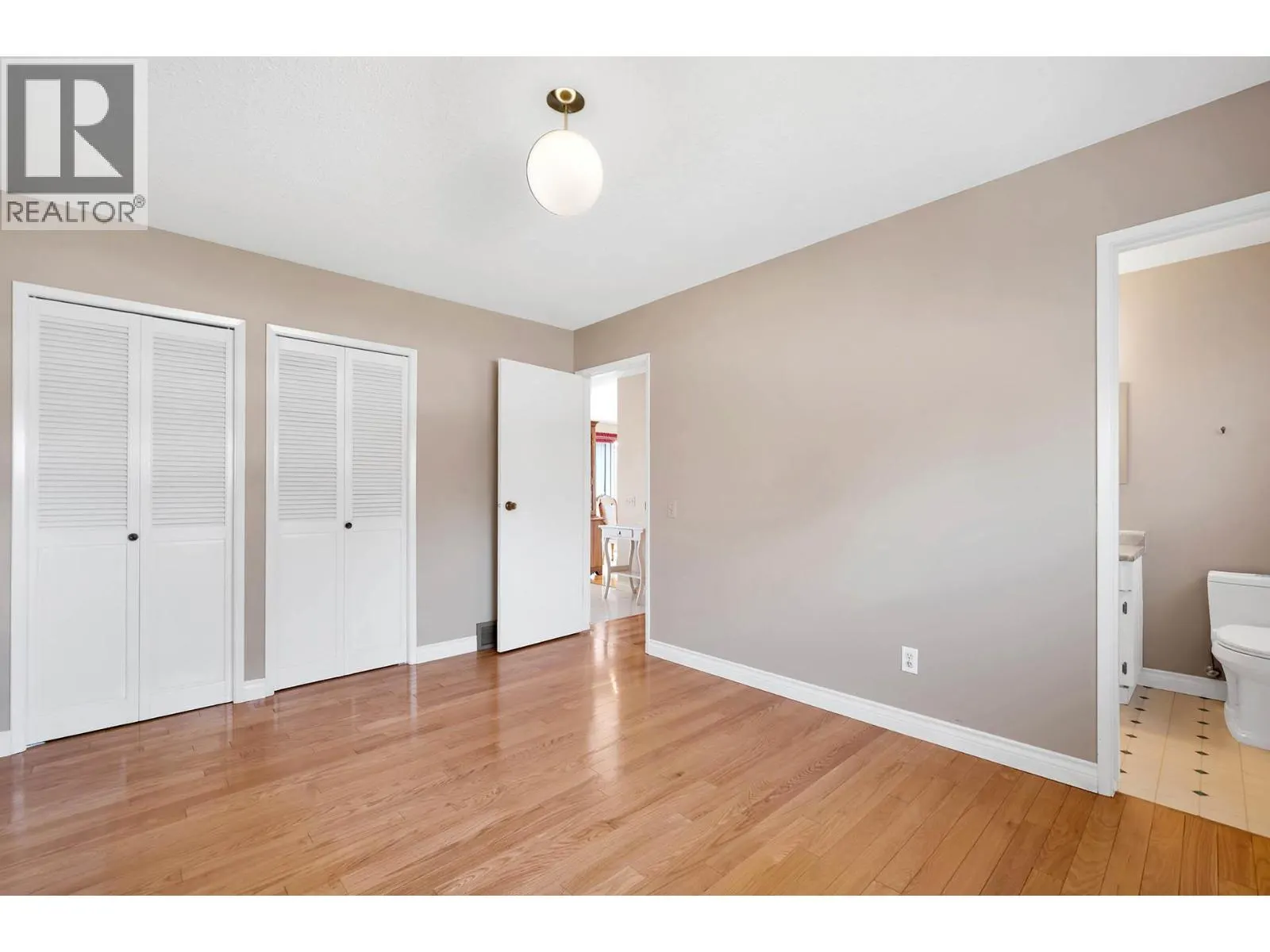 321 WALNUT Avenue