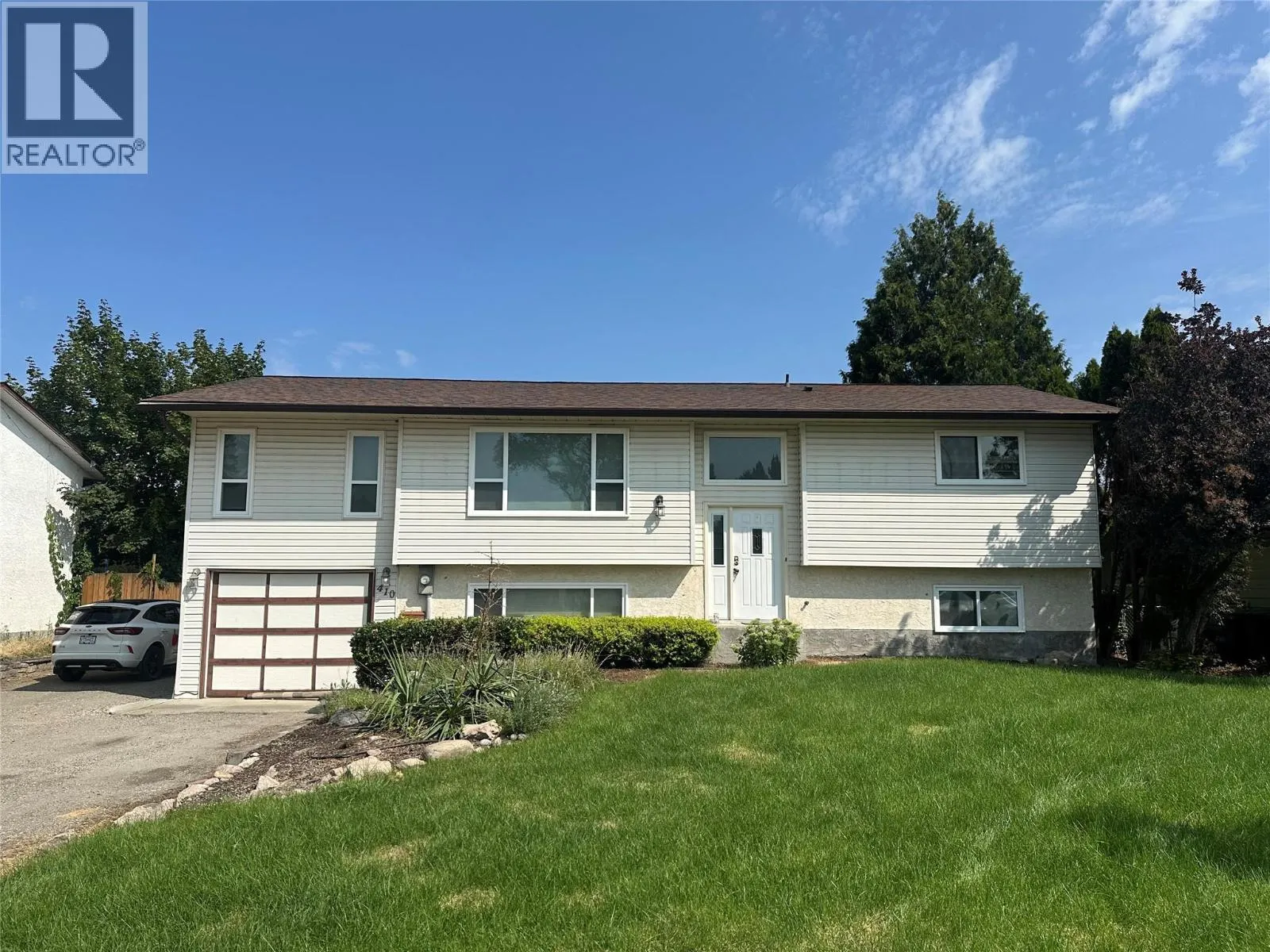 410 Hillaby Avenue