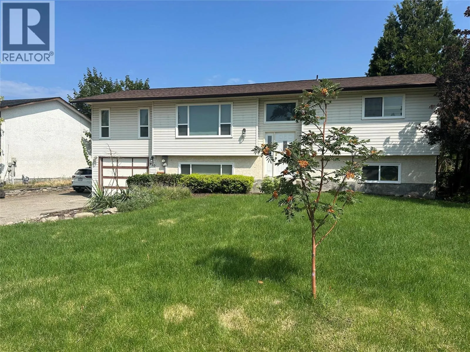 410 Hillaby Avenue