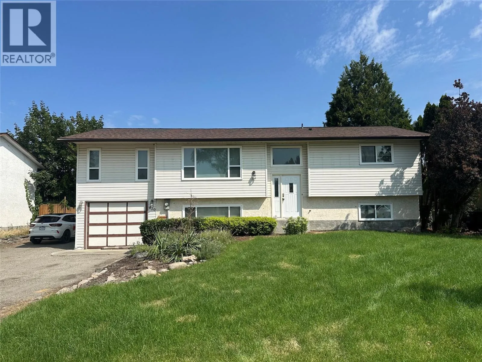 410 Hillaby Avenue