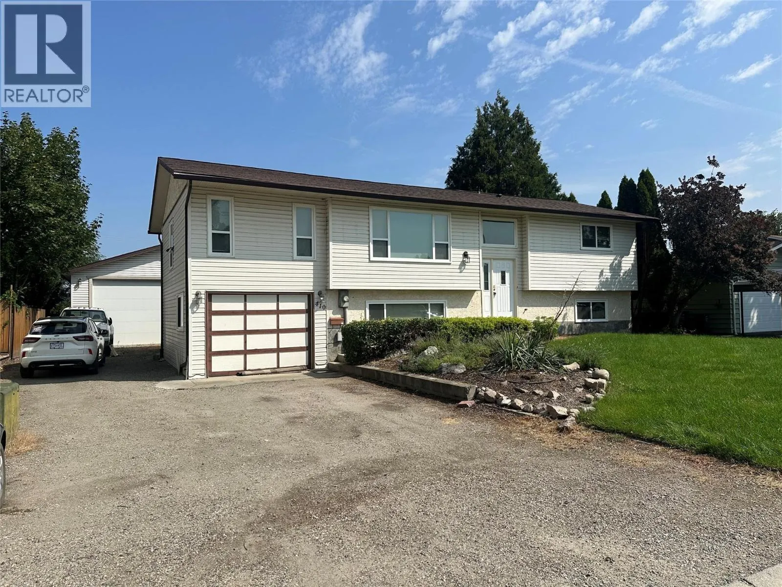 410 Hillaby Avenue