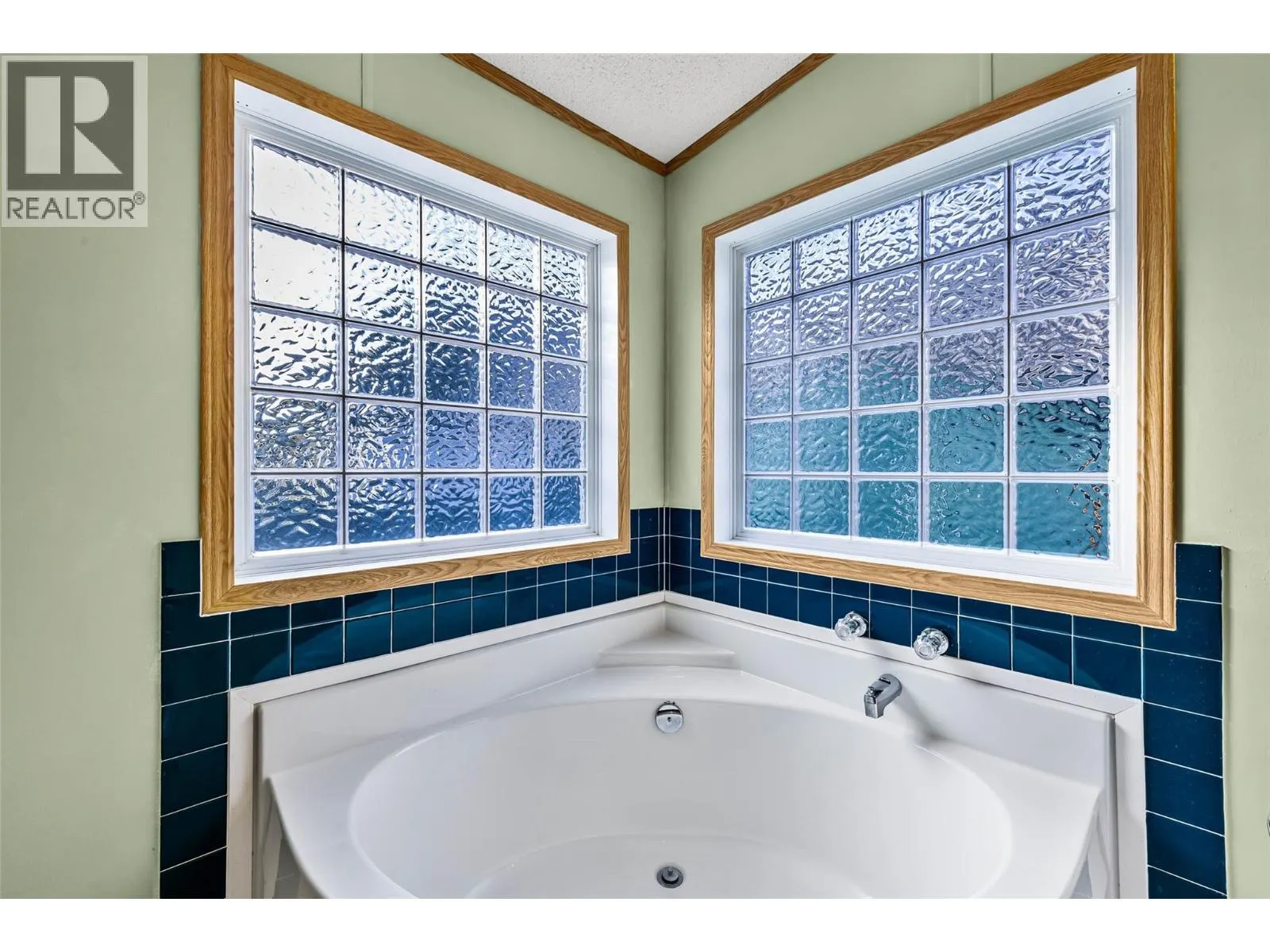 3099 SHUSWAP Road Unit# 40