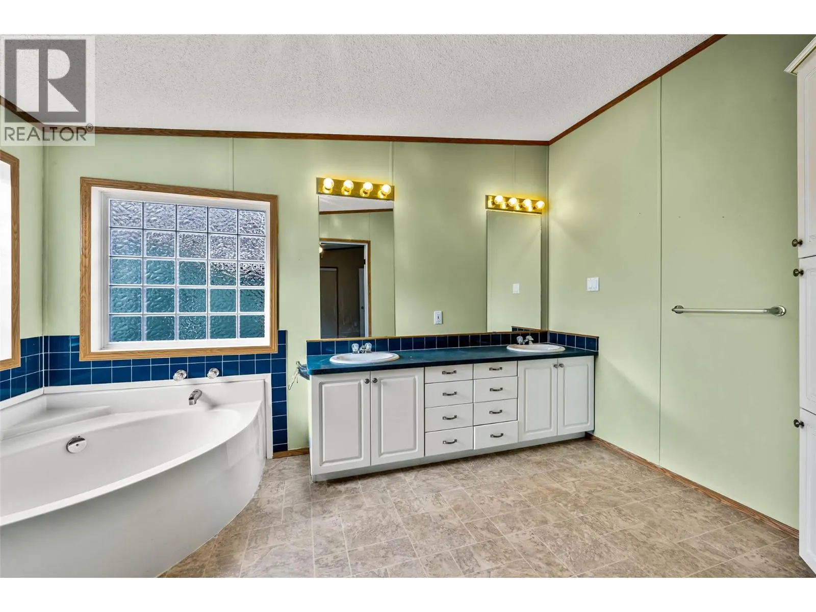3099 SHUSWAP Road Unit# 40