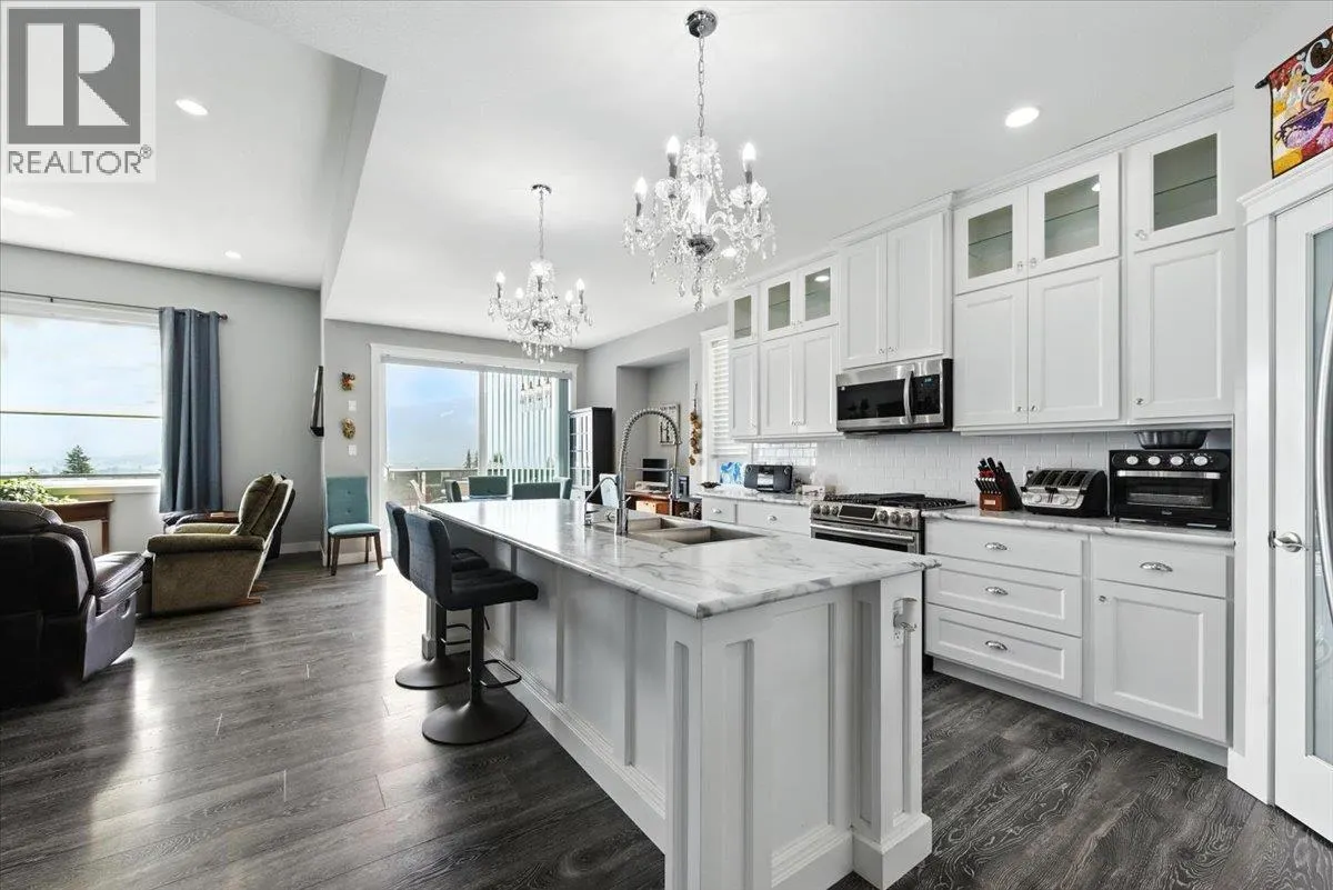 2016 Mountain View Avenue