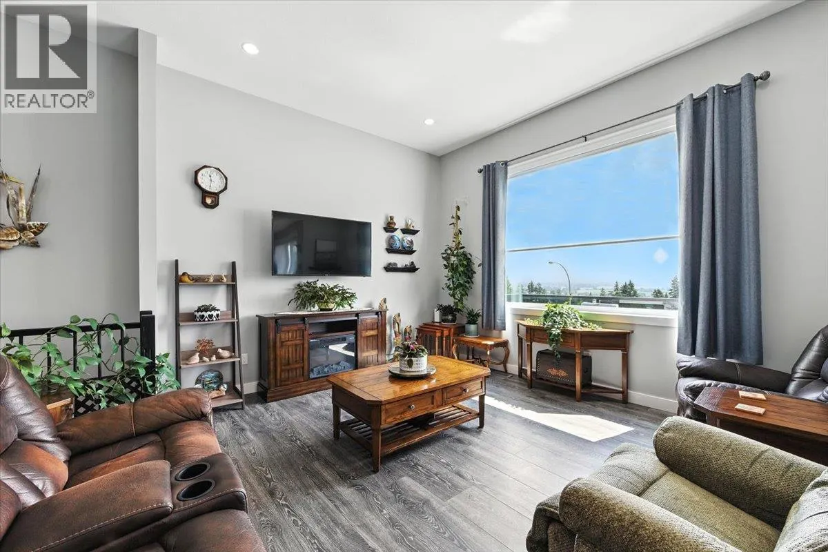 2016 Mountain View Avenue