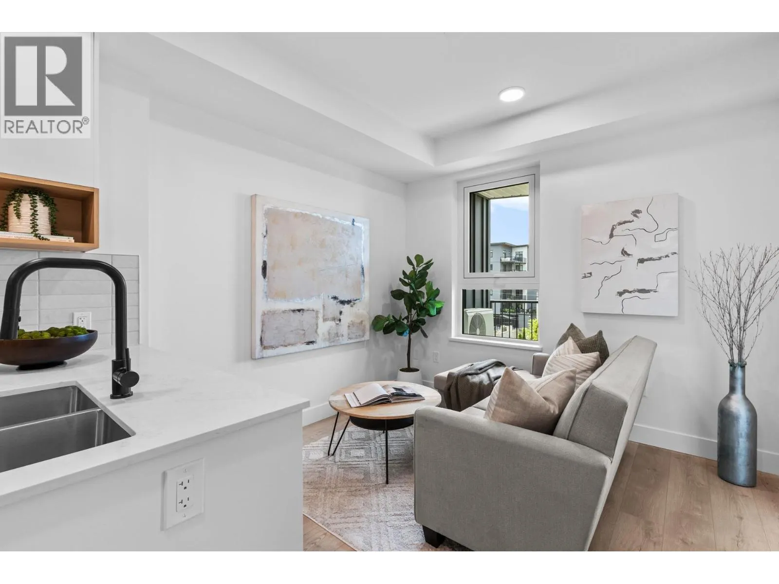 620 Coronation Avenue Unit# 403