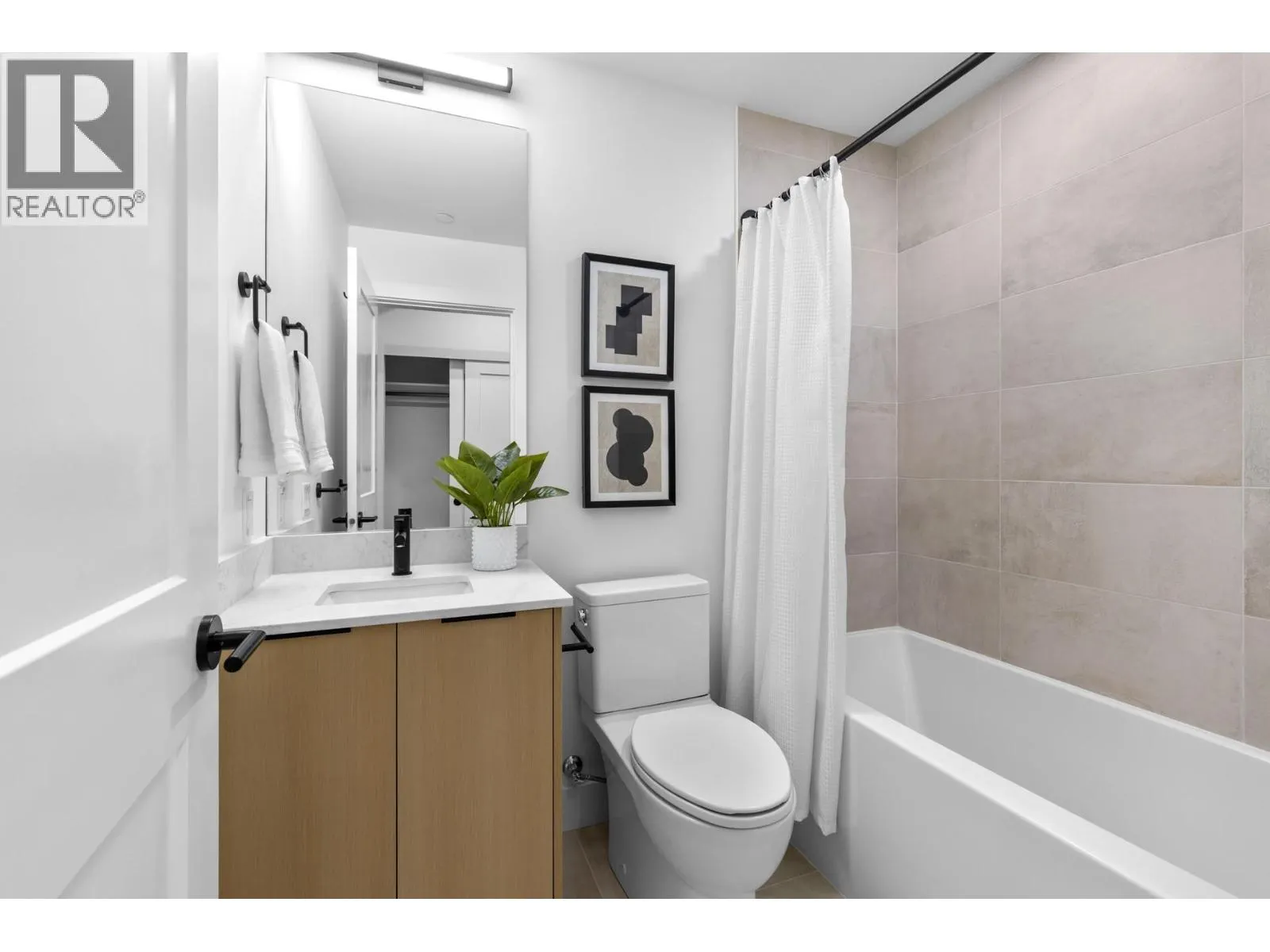 620 Coronation Avenue Unit# 403