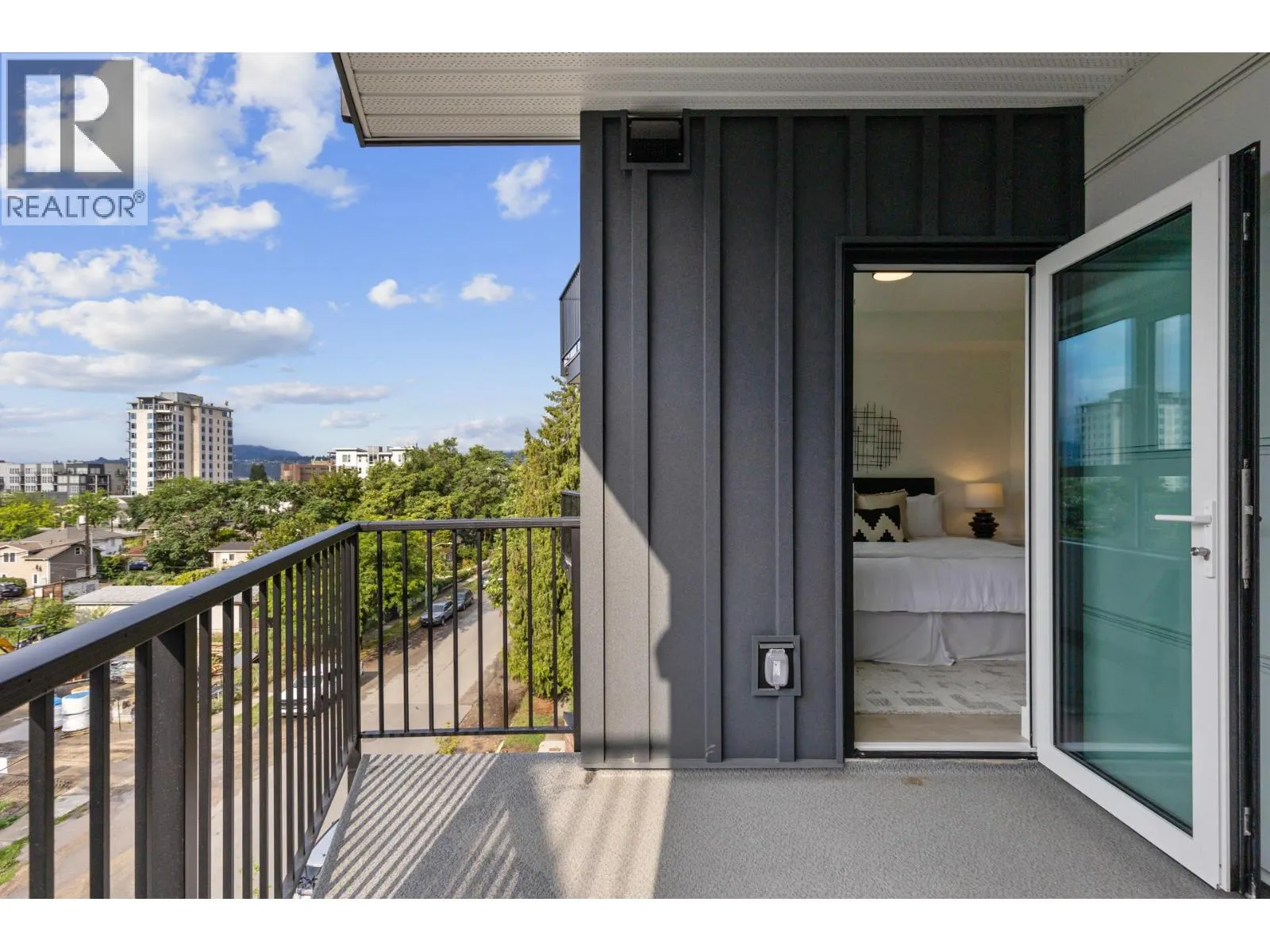 620 Coronation Avenue Unit# 403