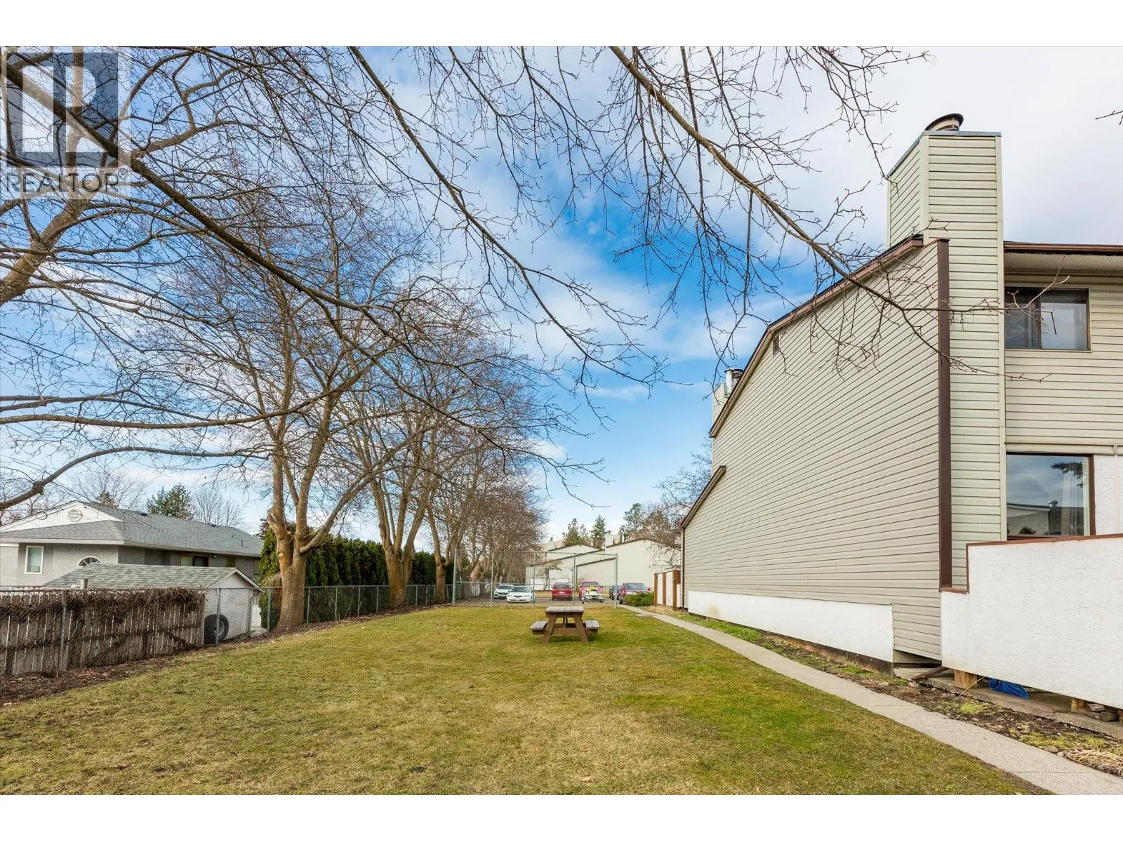 2100 43 Avenue Unit# 409