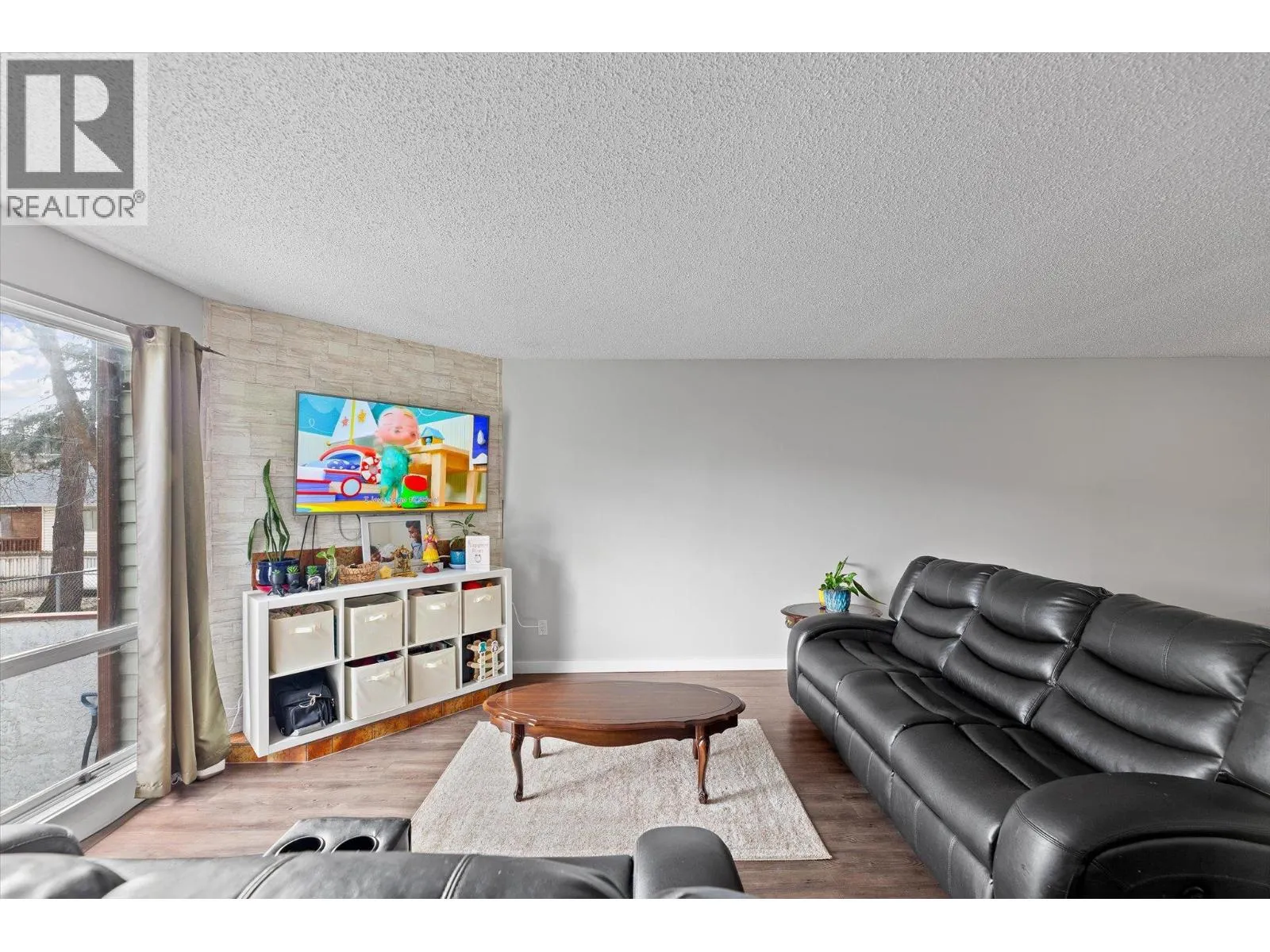 2100 43 Avenue Unit# 409