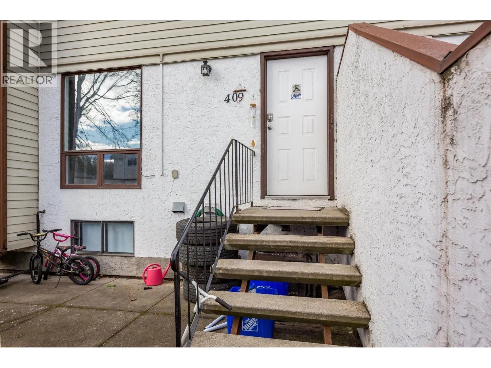 2100 43 Avenue Unit# 409