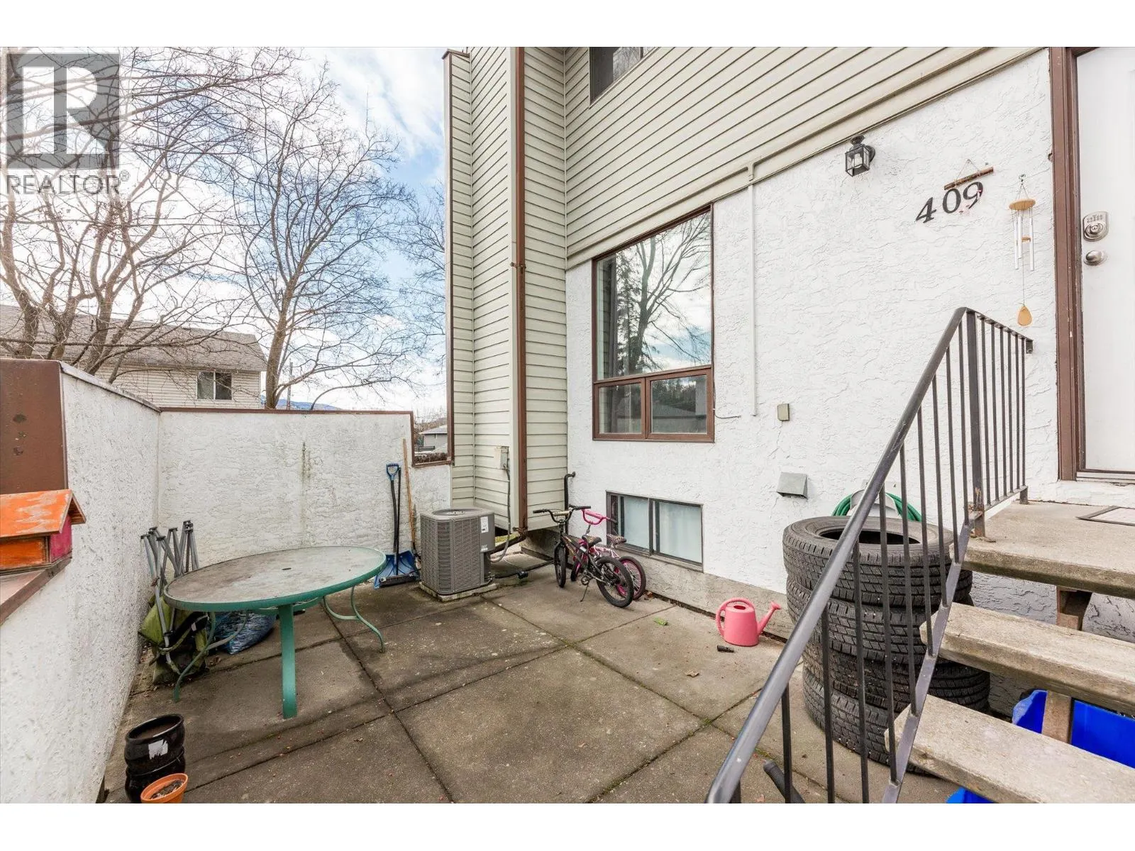 2100 43 Avenue Unit# 409