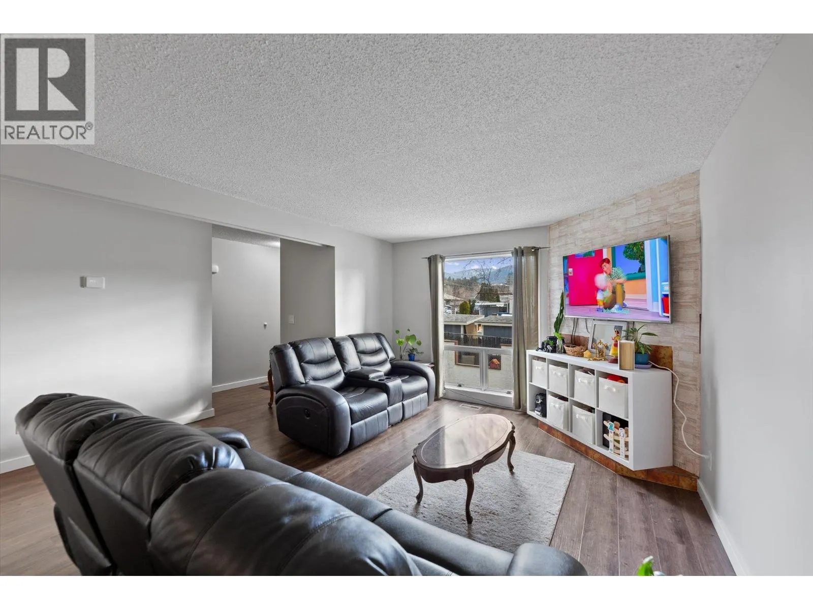 2100 43 Avenue Unit# 409