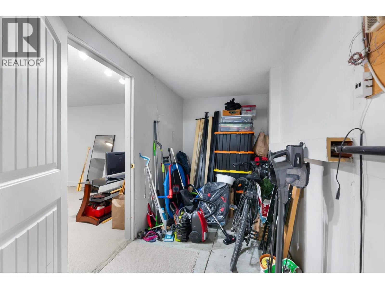 2100 43 Avenue Unit# 409