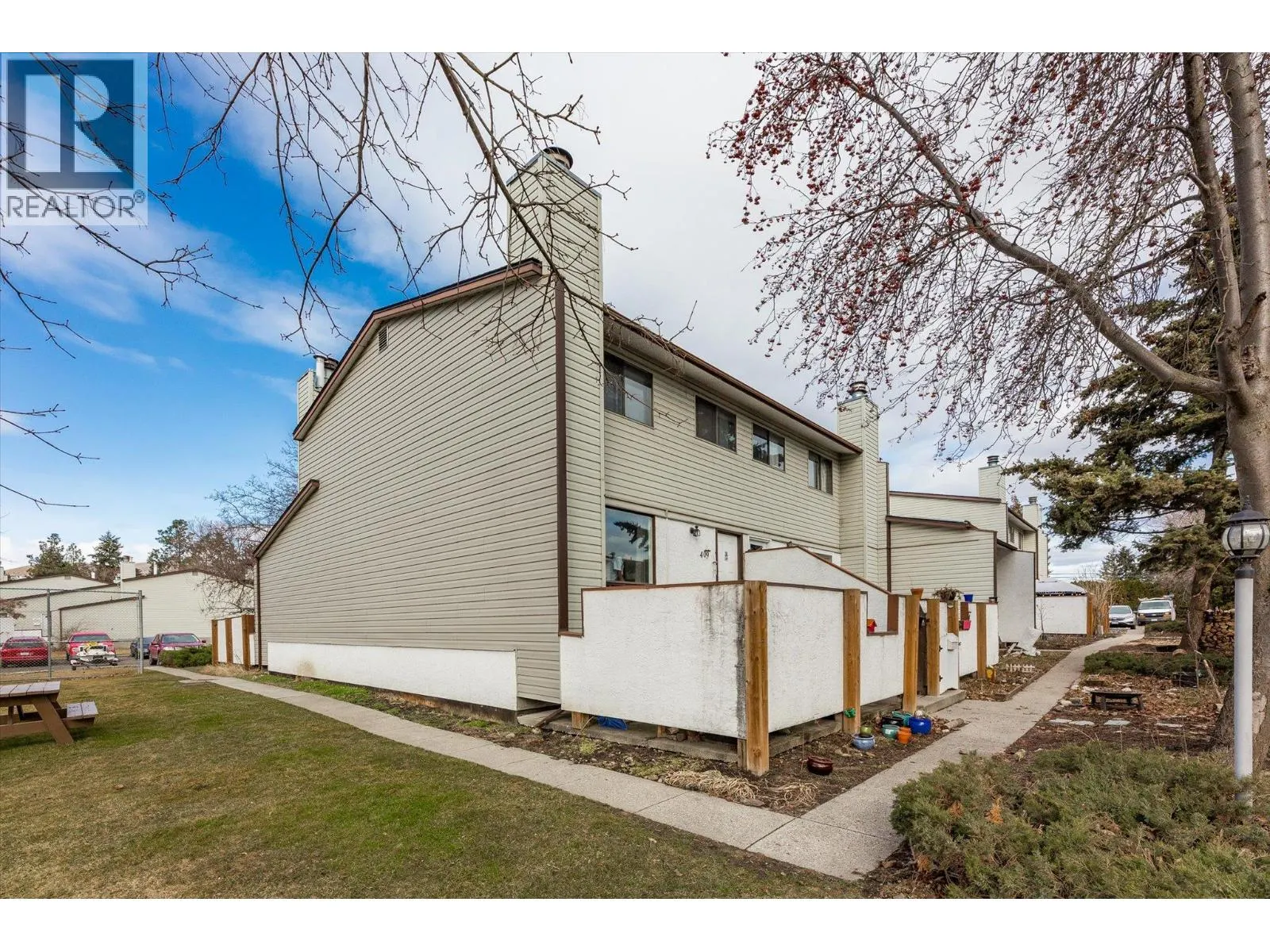 2100 43 Avenue Unit# 409