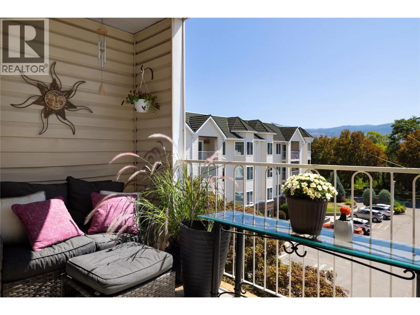 3160 Casorso Road Unit# 404