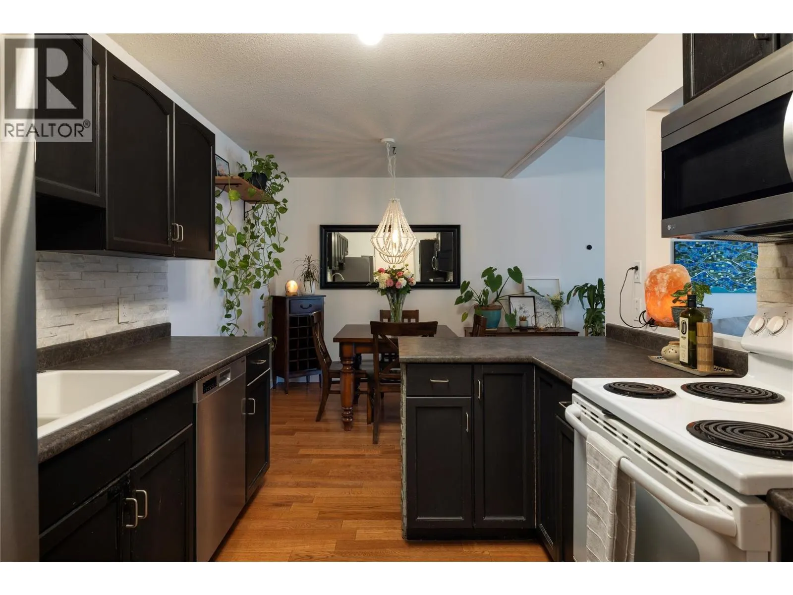 3160 Casorso Road Unit# 404