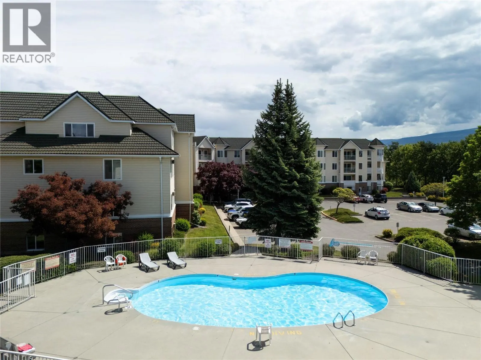 3160 Casorso Road Unit# 404