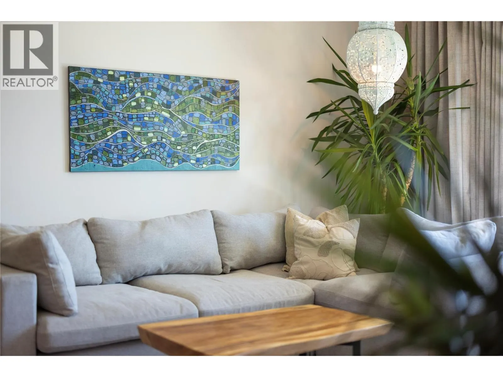 3160 Casorso Road Unit# 404