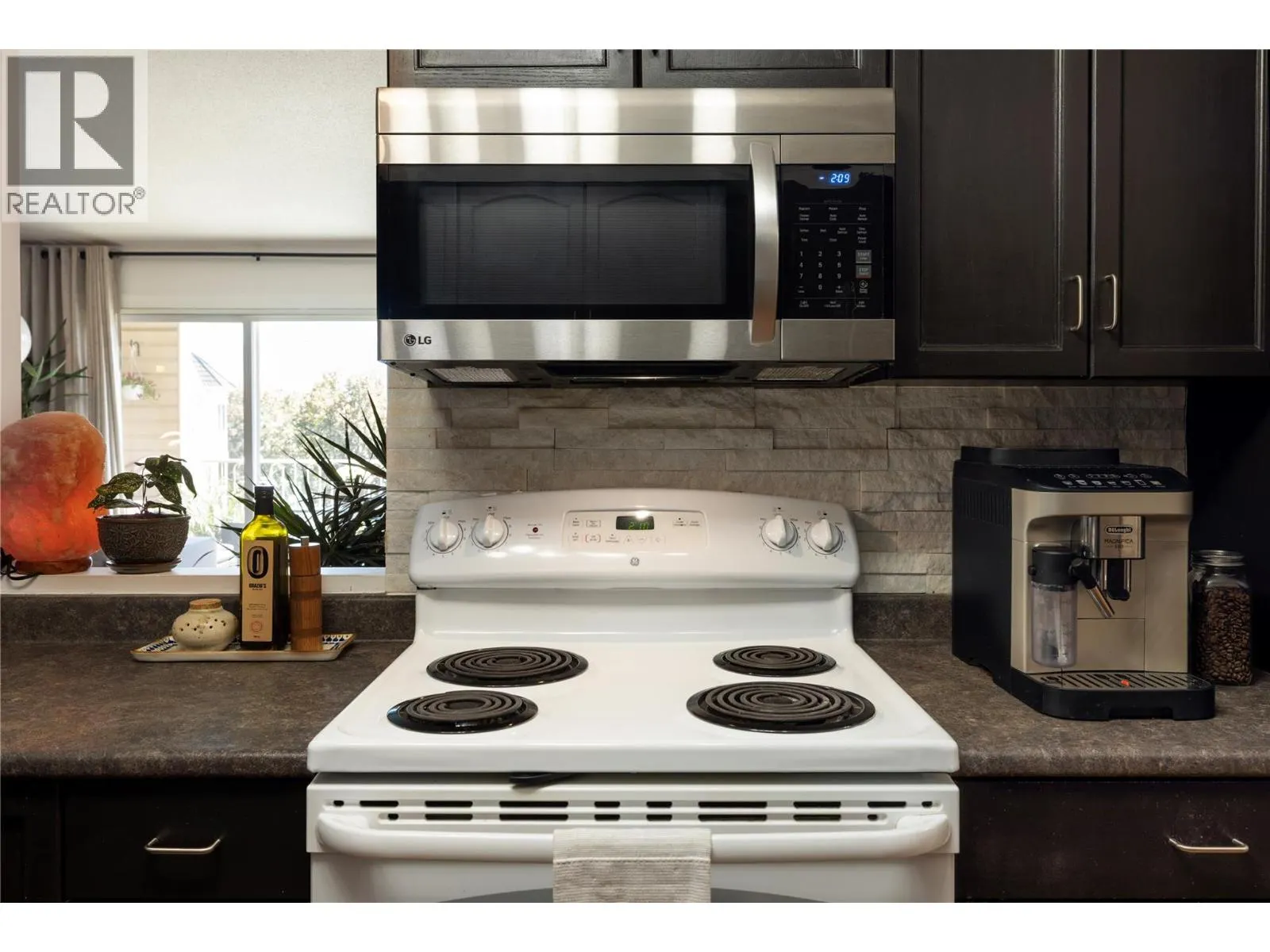 3160 Casorso Road Unit# 404