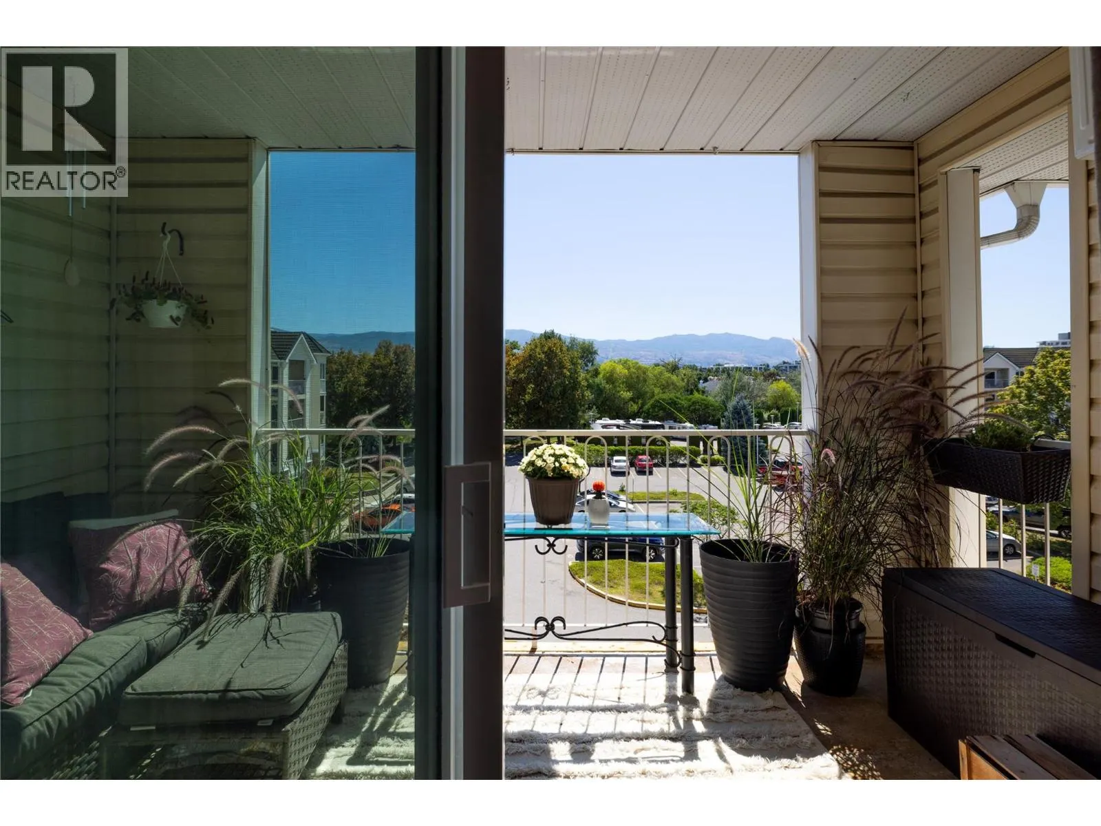 3160 Casorso Road Unit# 404