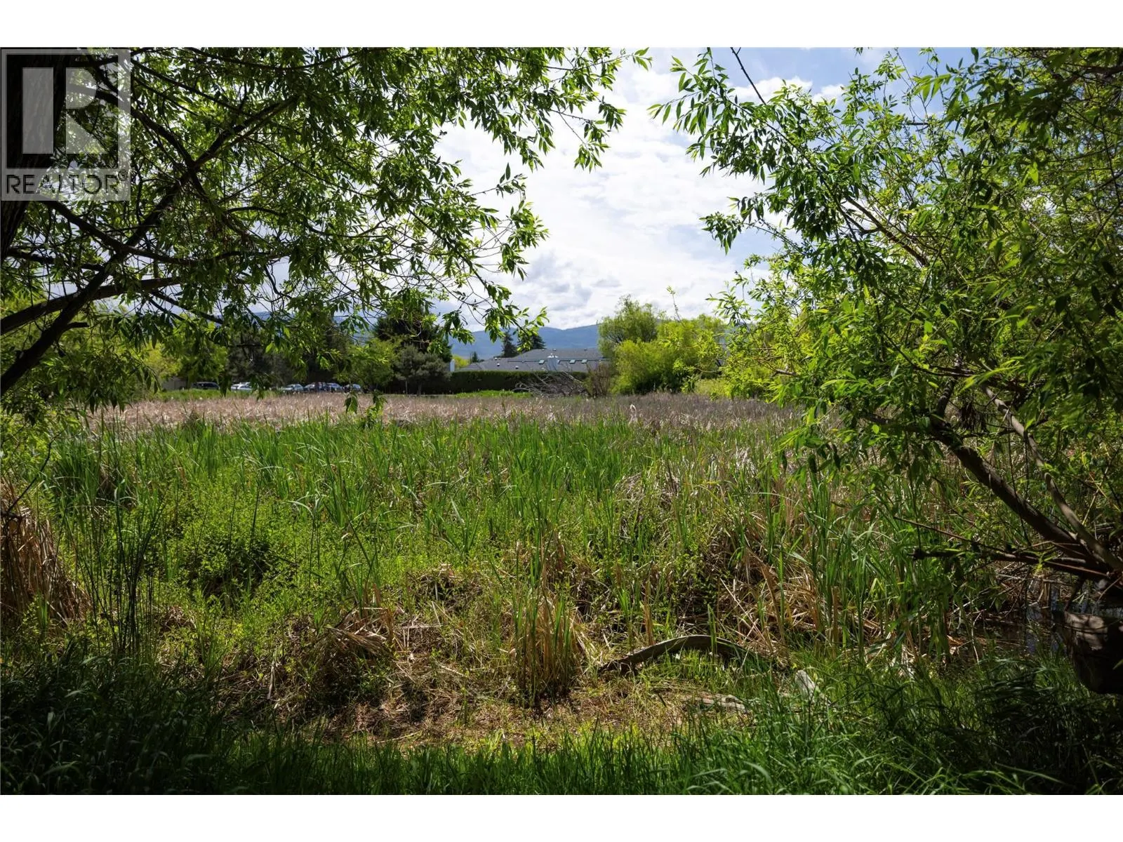 3160 Casorso Road Unit# 404
