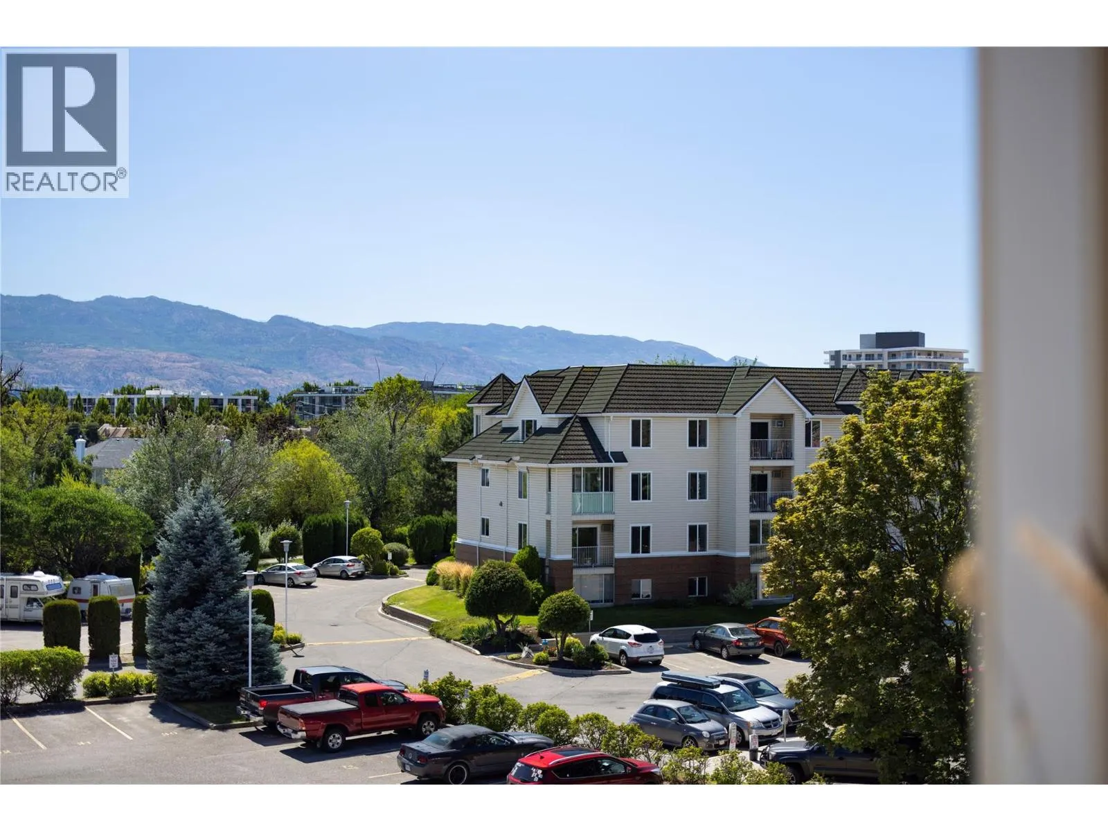 3160 Casorso Road Unit# 404
