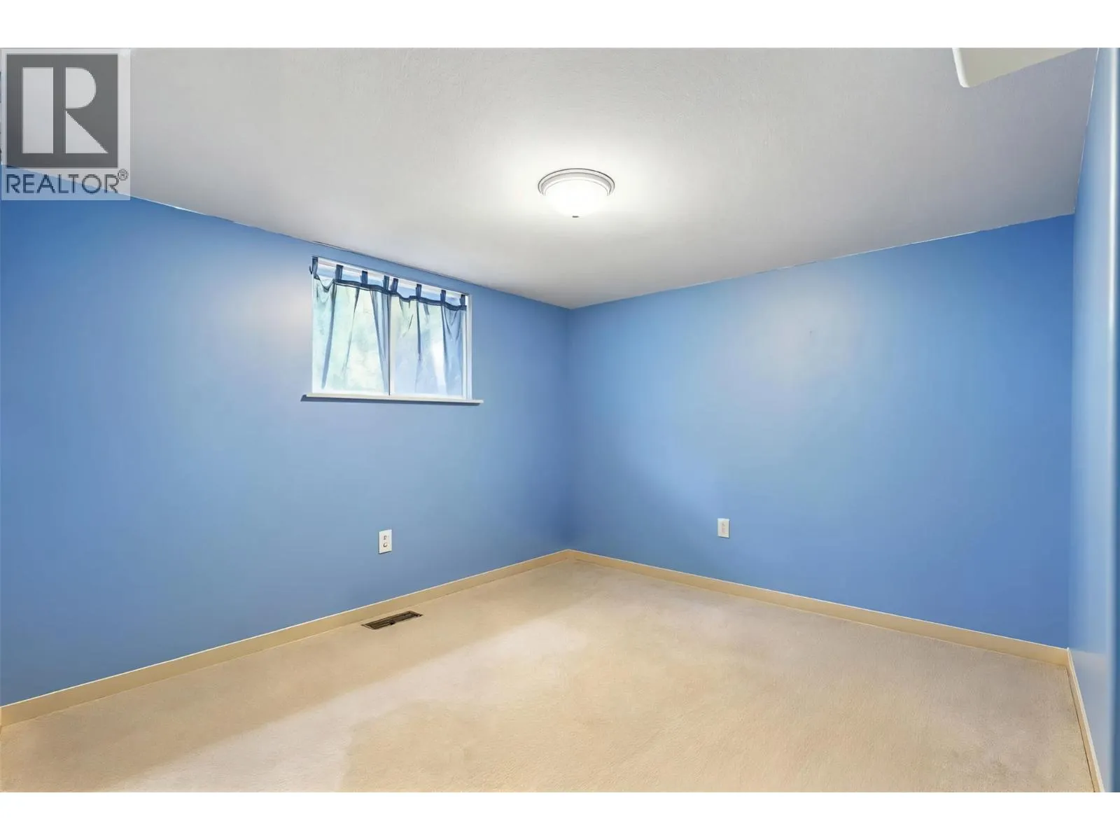625 McCurrach Place