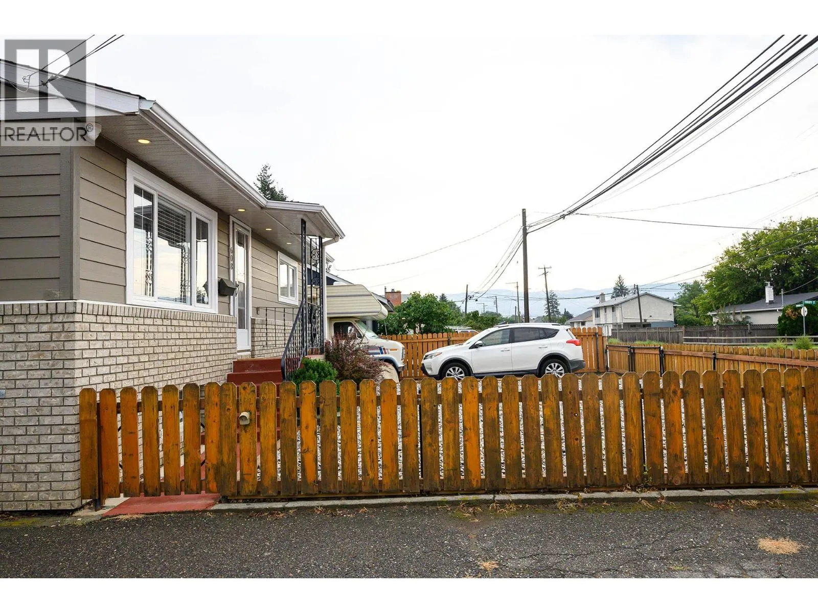 608 Mackenzie Avenue