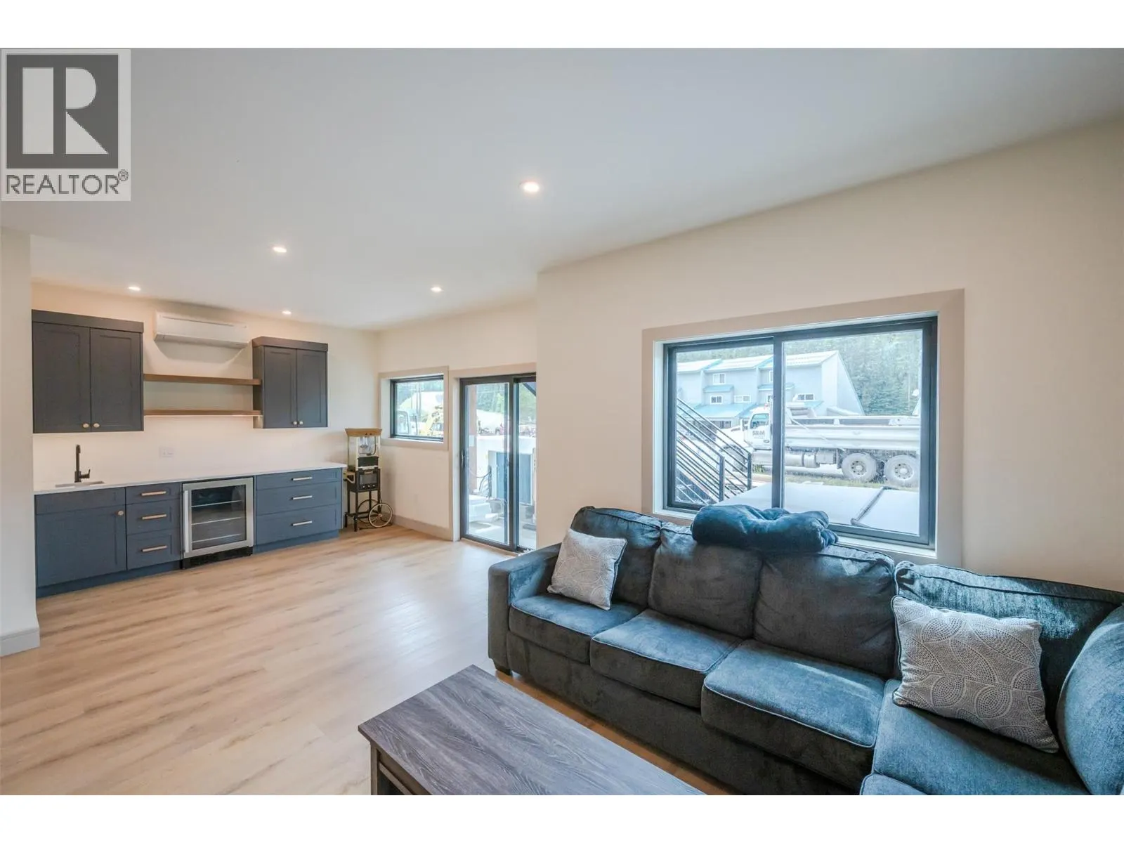 144 CLEARVIEW Crescent Unit# SL1