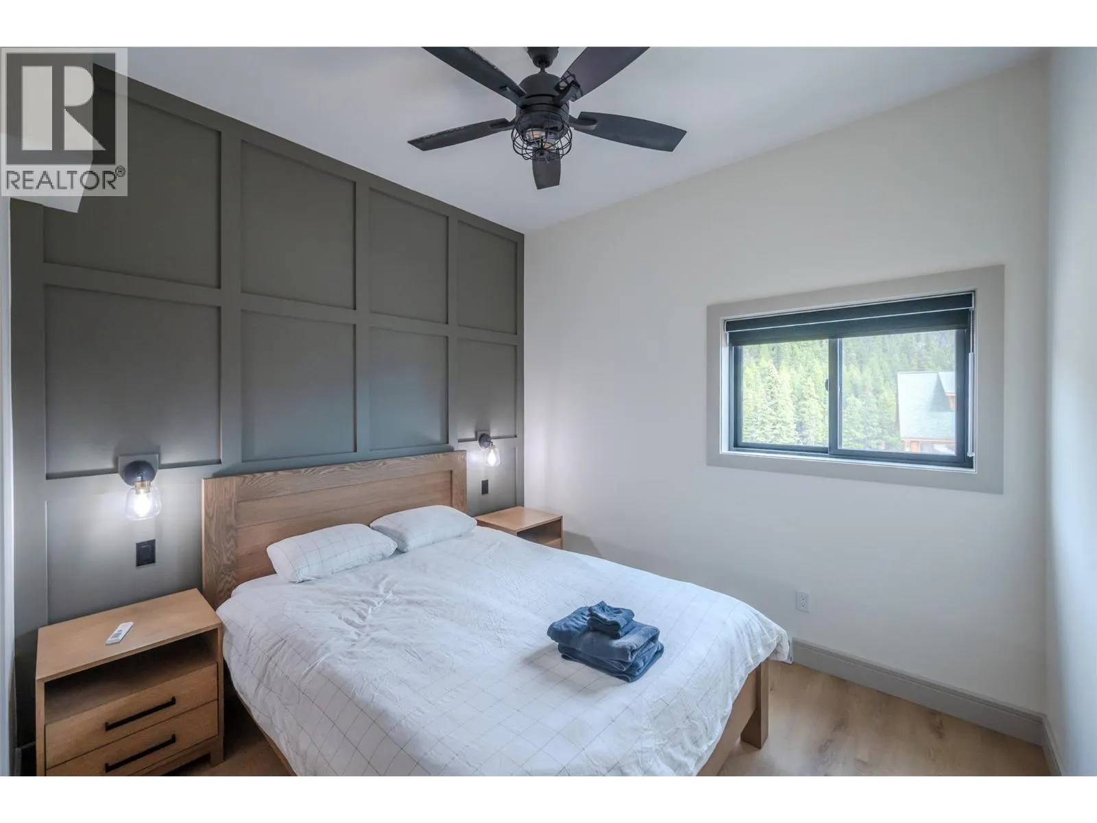144 CLEARVIEW Crescent Unit# SL1