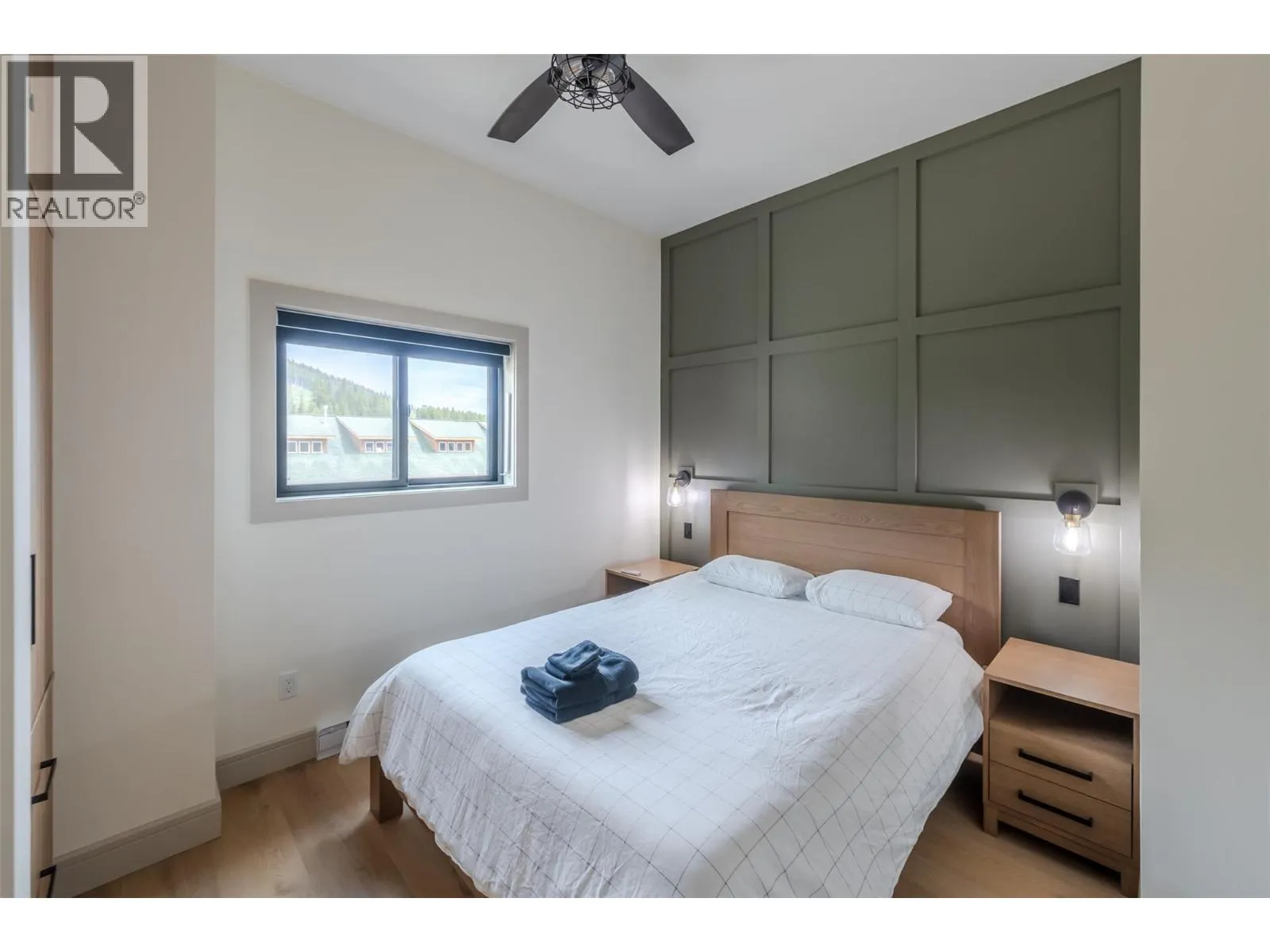 144 CLEARVIEW Crescent Unit# SL1