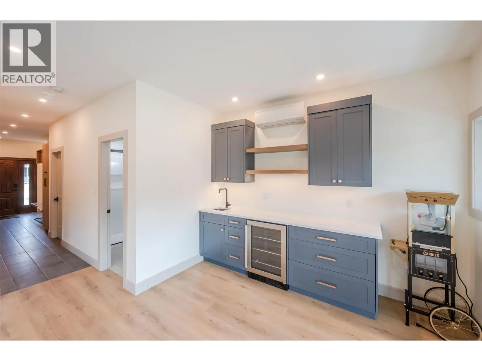 144 CLEARVIEW Crescent Unit# SL1