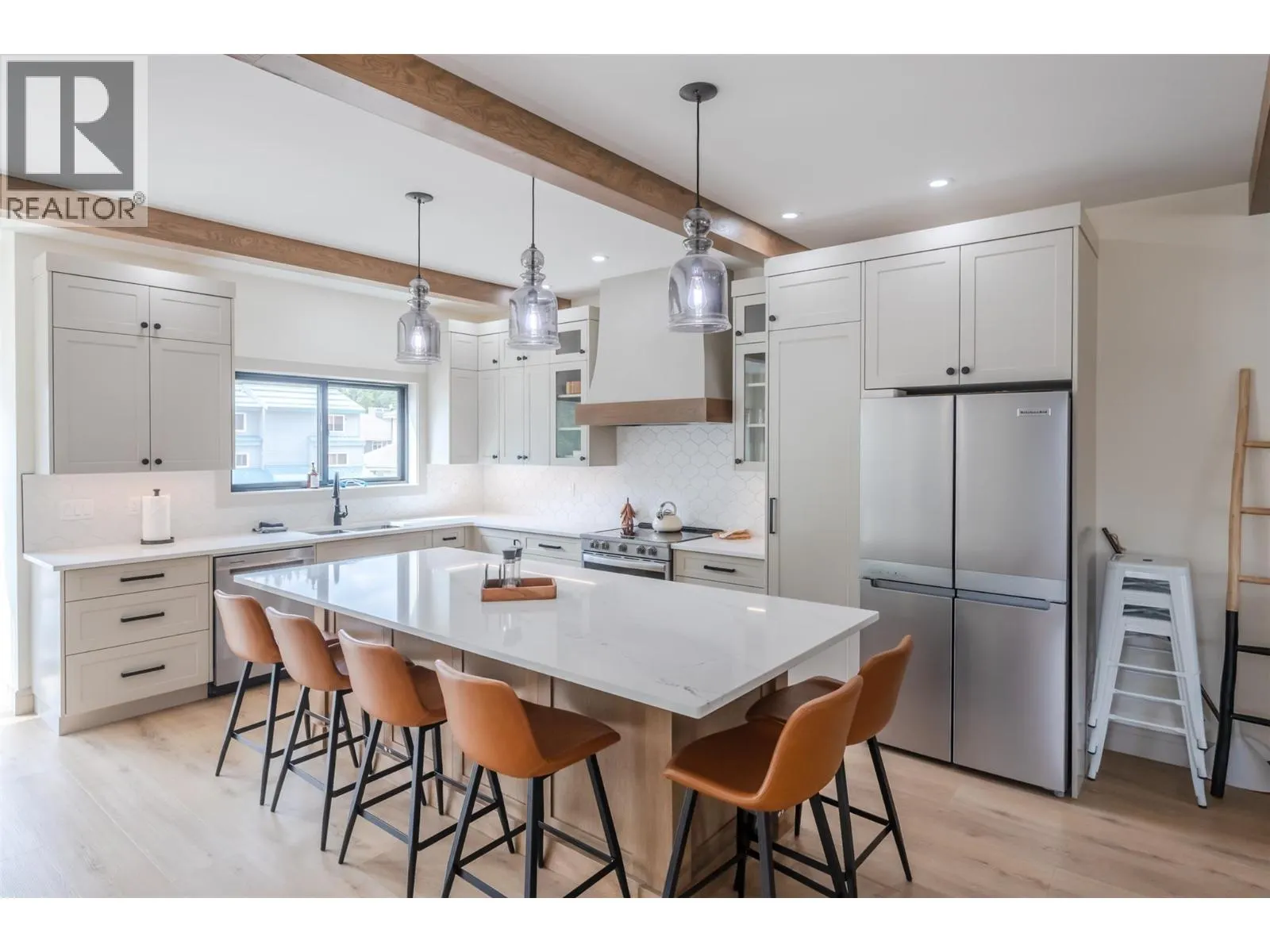144 CLEARVIEW Crescent Unit# SL1