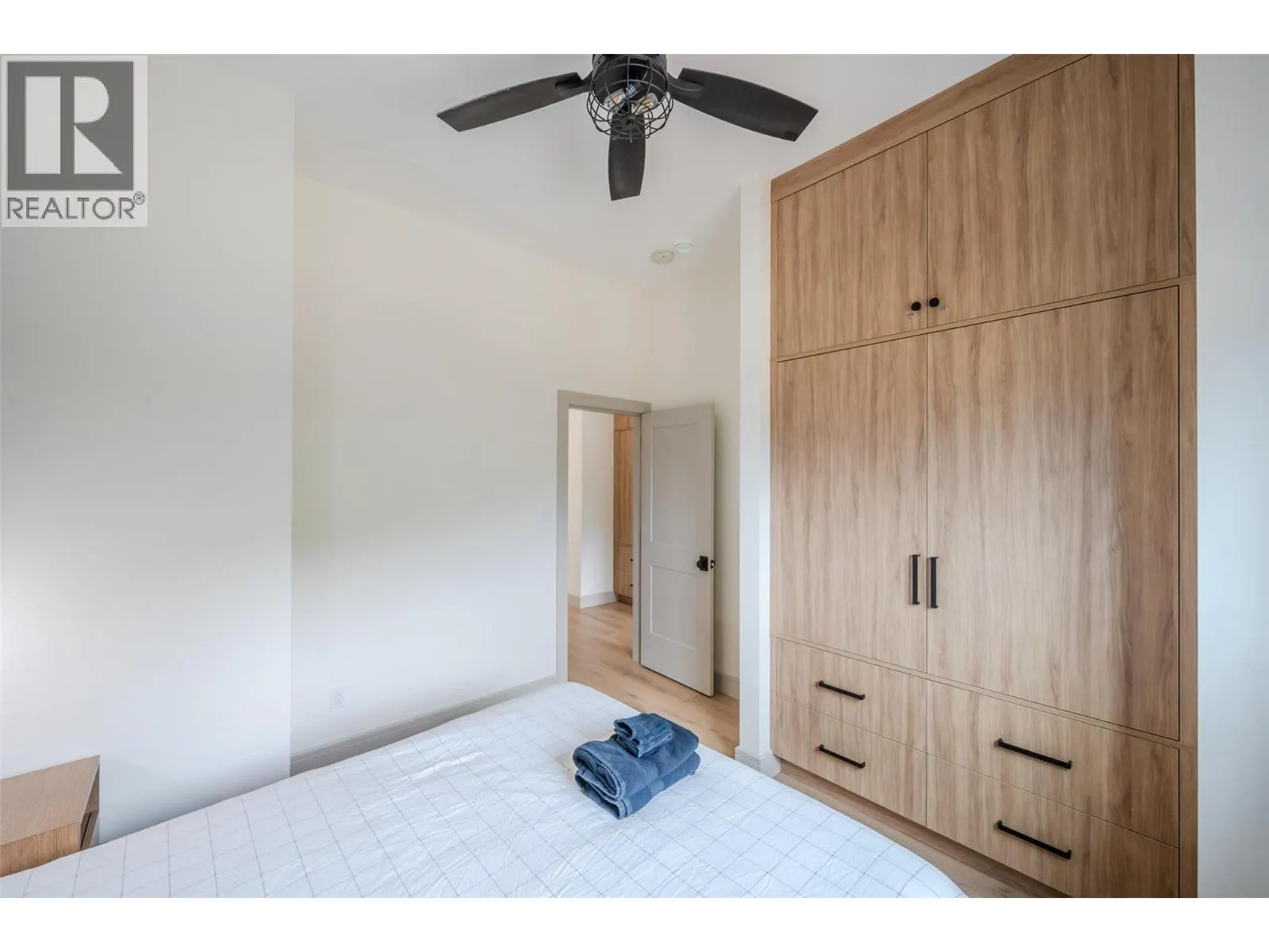 144 CLEARVIEW Crescent Unit# SL1