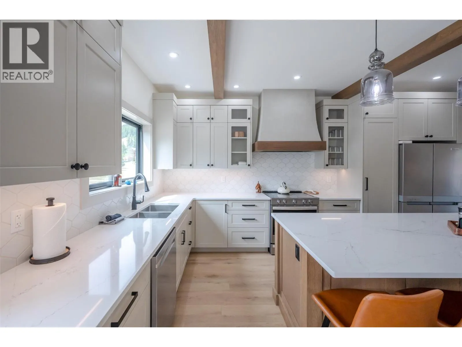 144 CLEARVIEW Crescent Unit# SL1