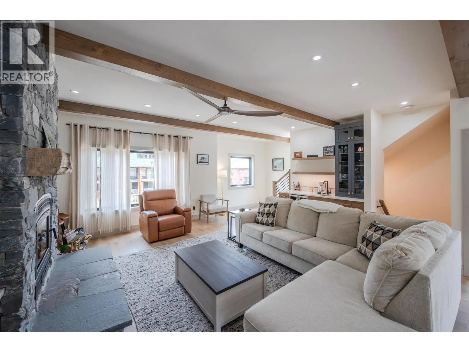 144 CLEARVIEW Crescent Unit# SL1