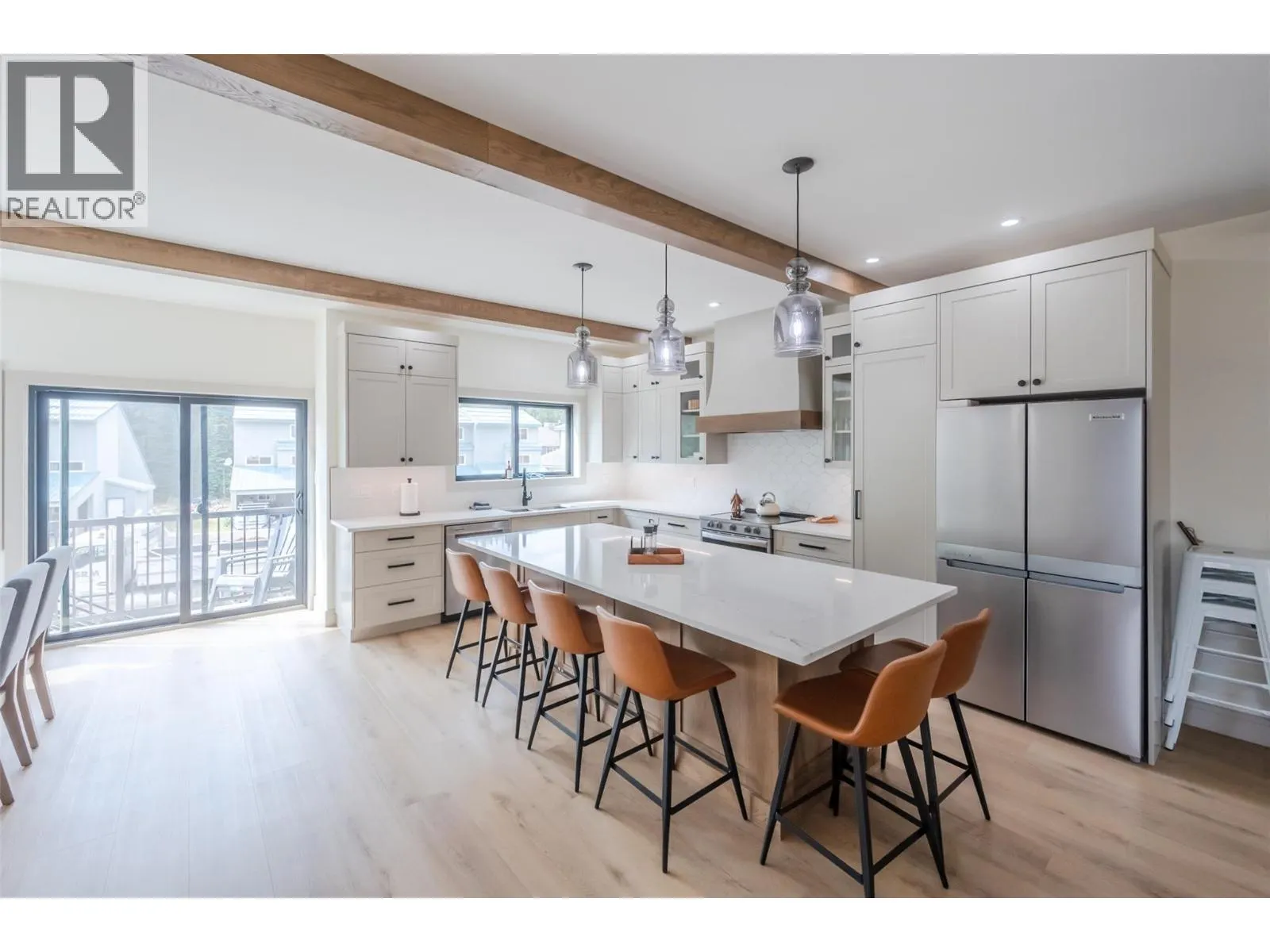 144 CLEARVIEW Crescent Unit# SL1