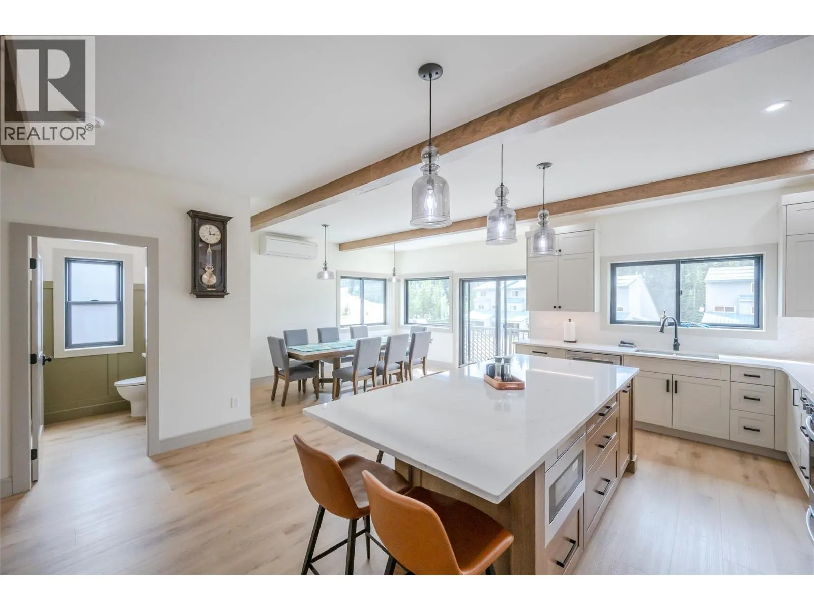 144 CLEARVIEW Crescent Unit# SL1