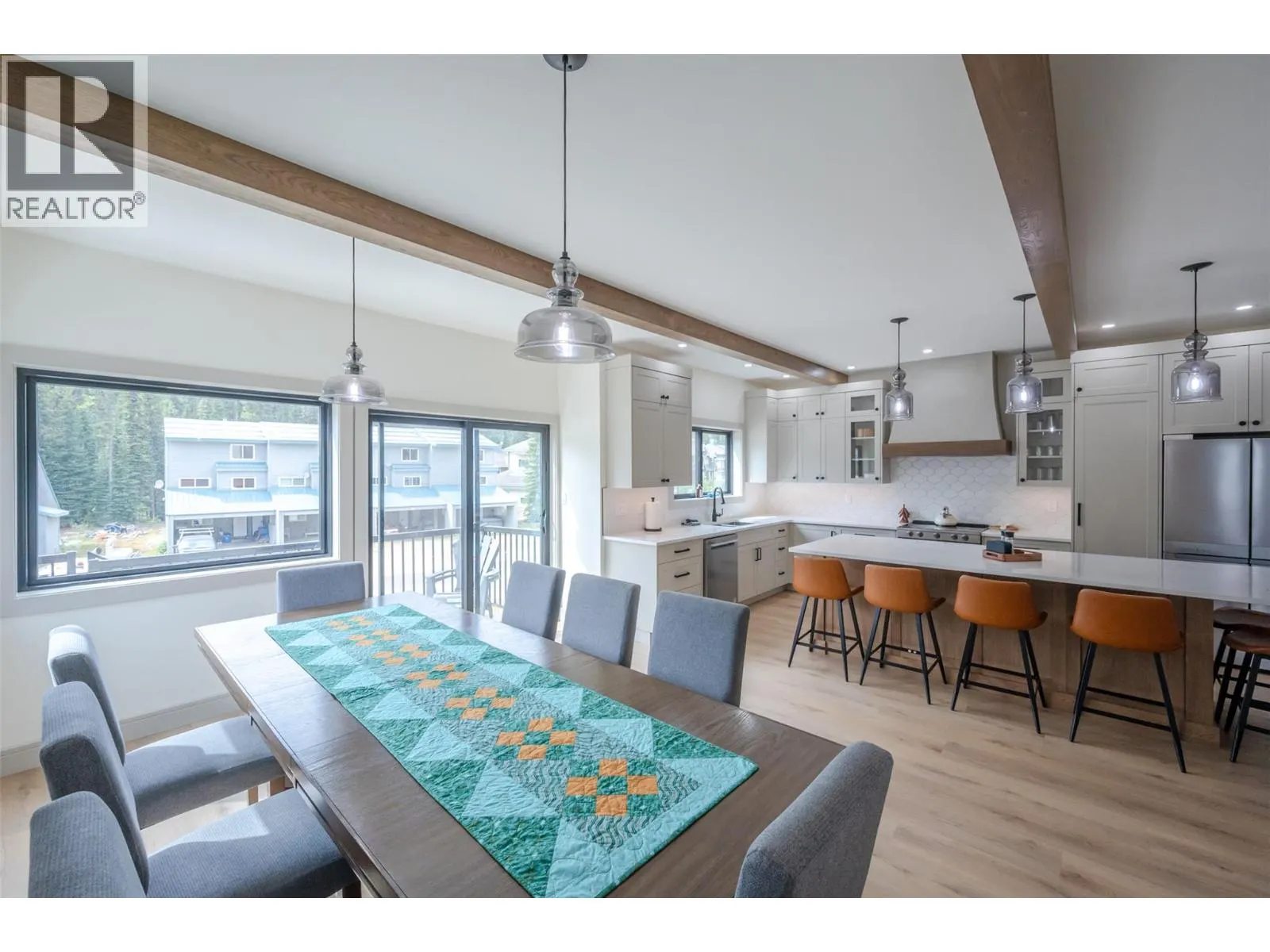 144 CLEARVIEW Crescent Unit# SL1