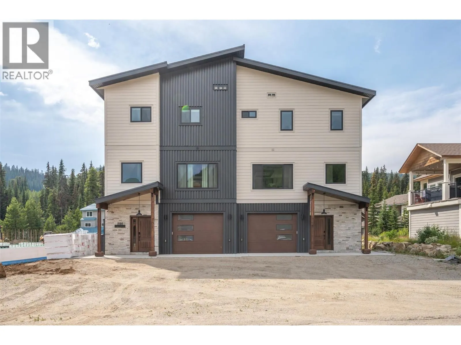 144 CLEARVIEW Crescent Unit# SL1